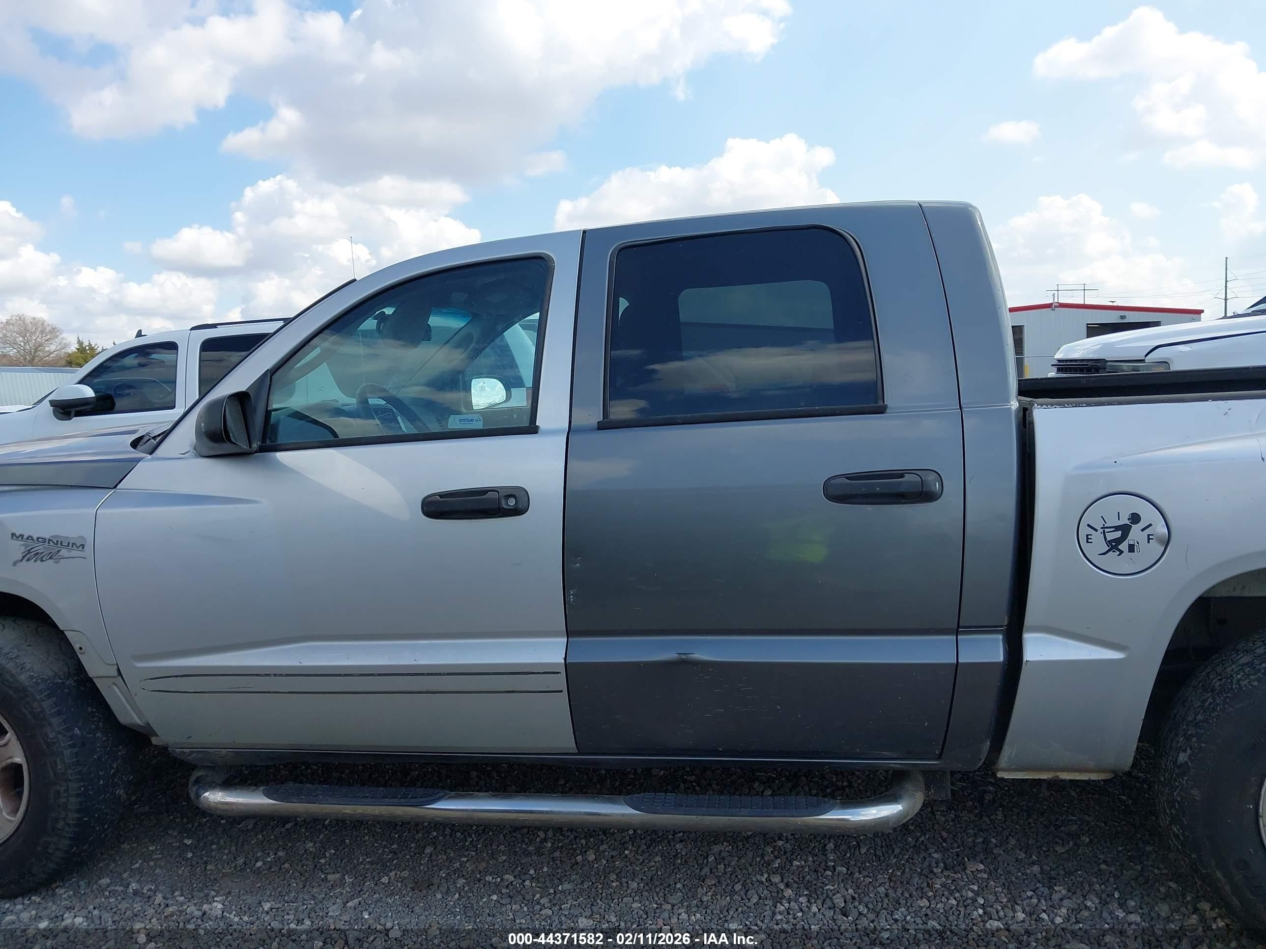 2007 Dodge Dakota Slt Серебряный vin: 1D7HE48P67S151183