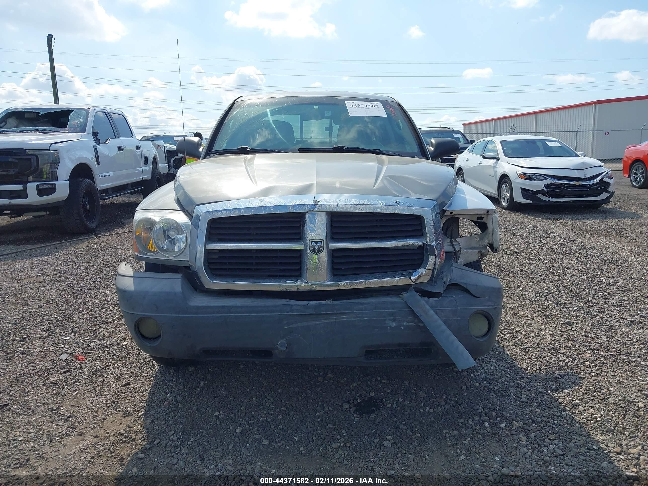 2007 Dodge Dakota Slt Серебряный vin: 1D7HE48P67S151183
