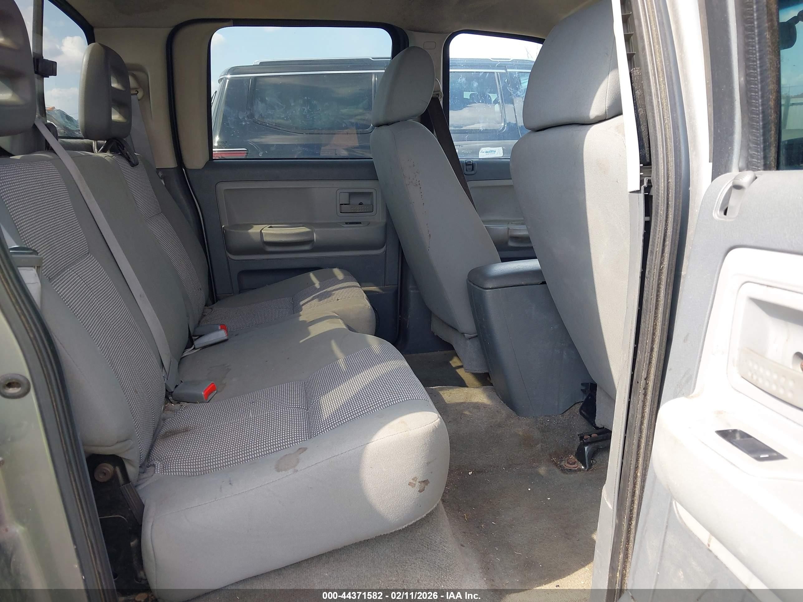 2007 Dodge Dakota Slt Серебряный vin: 1D7HE48P67S151183