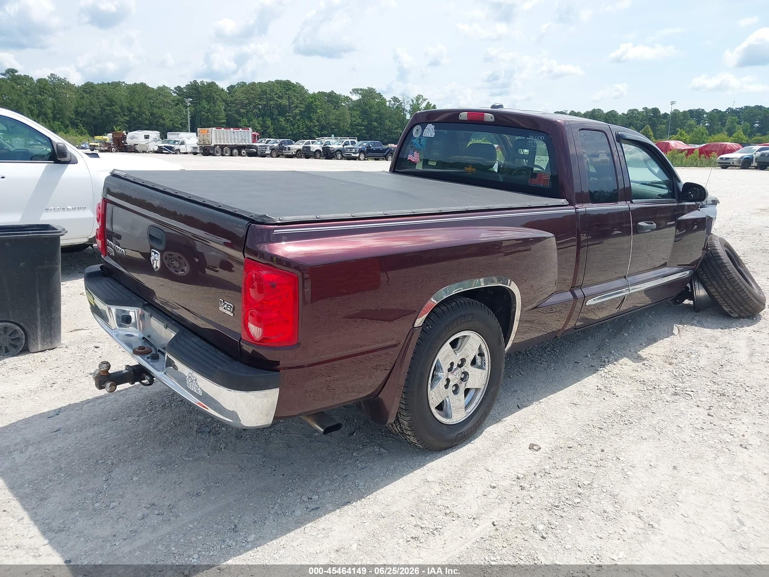 2005 Dodge Dakota Laramie Burgundy vin: 1D7HE52N65S106657
