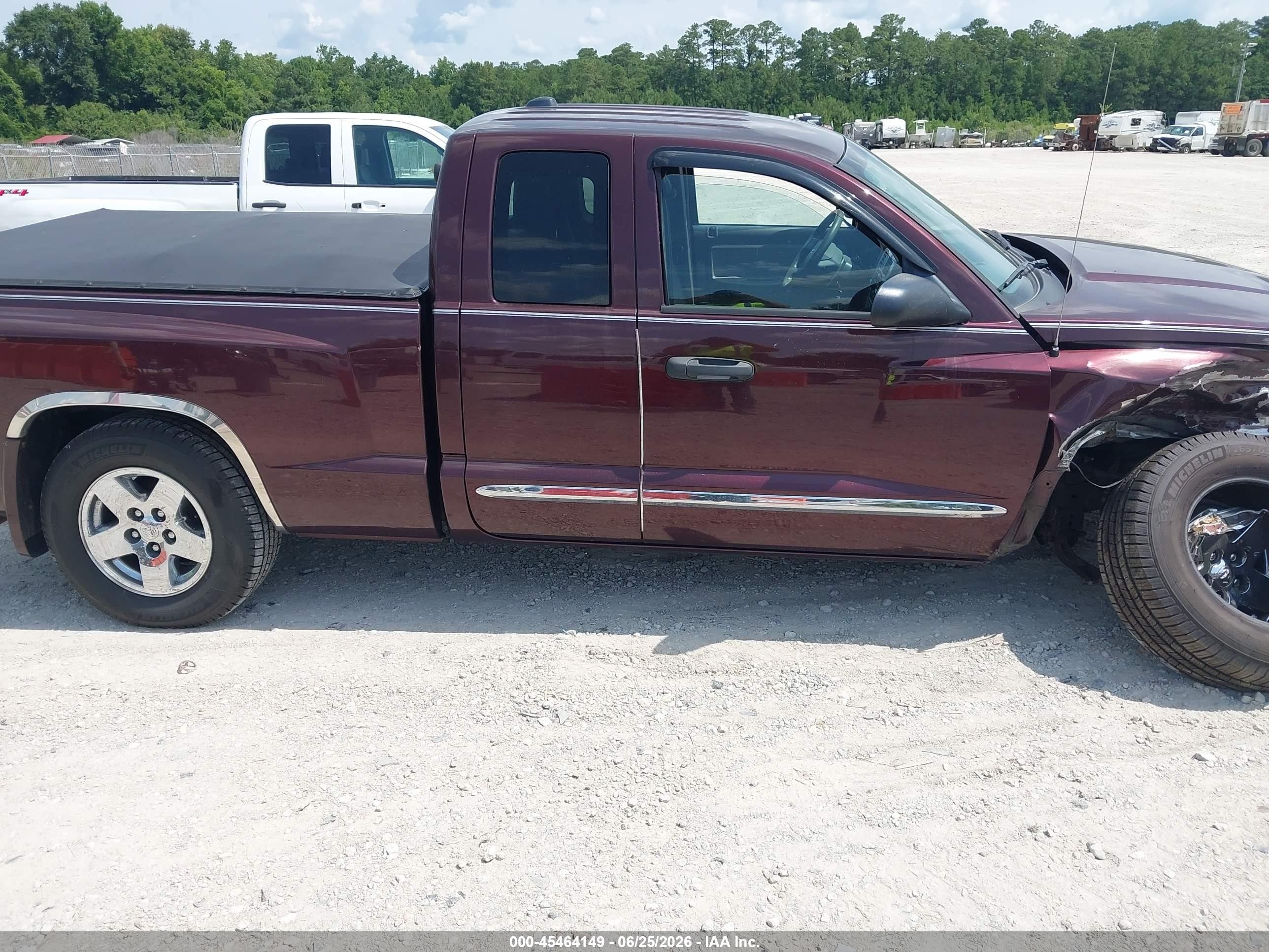2005 Dodge Dakota Laramie Burgundy vin: 1D7HE52N65S106657