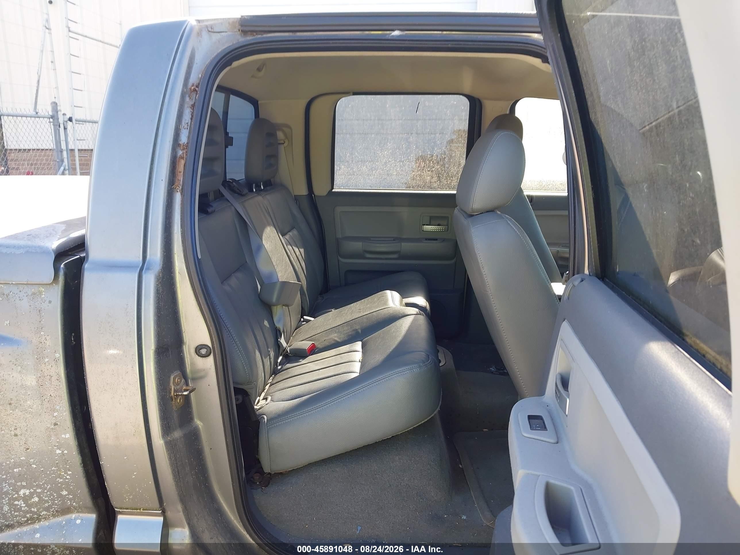 2007 Dodge Dakota Laramie Gray vin: 1D7HE58K37S108091