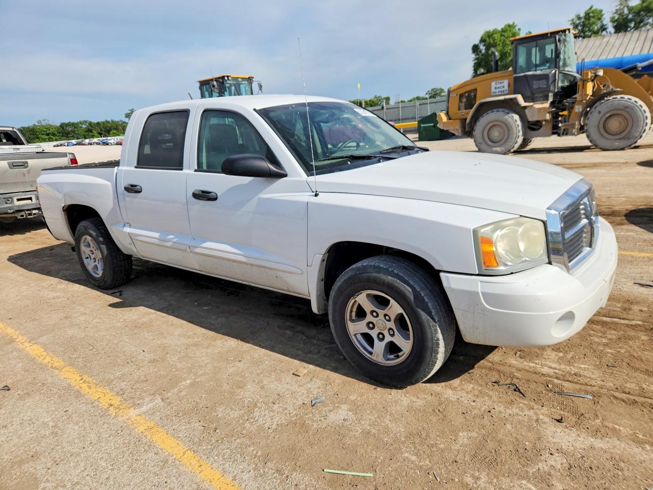 2005 Dodge Dakota Quad Laramie White vin: 1D7HE58N75S138556