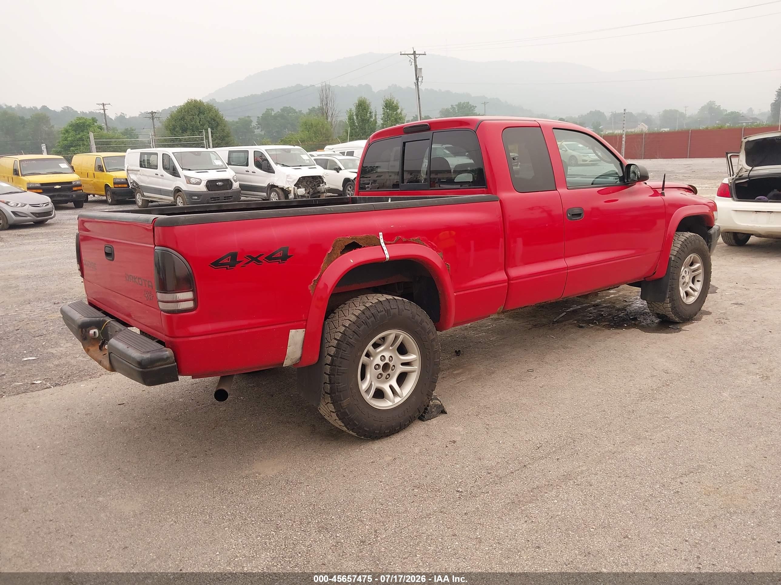 2004 Dodge Dakota   Red vin: 1D7HG12K44S704608