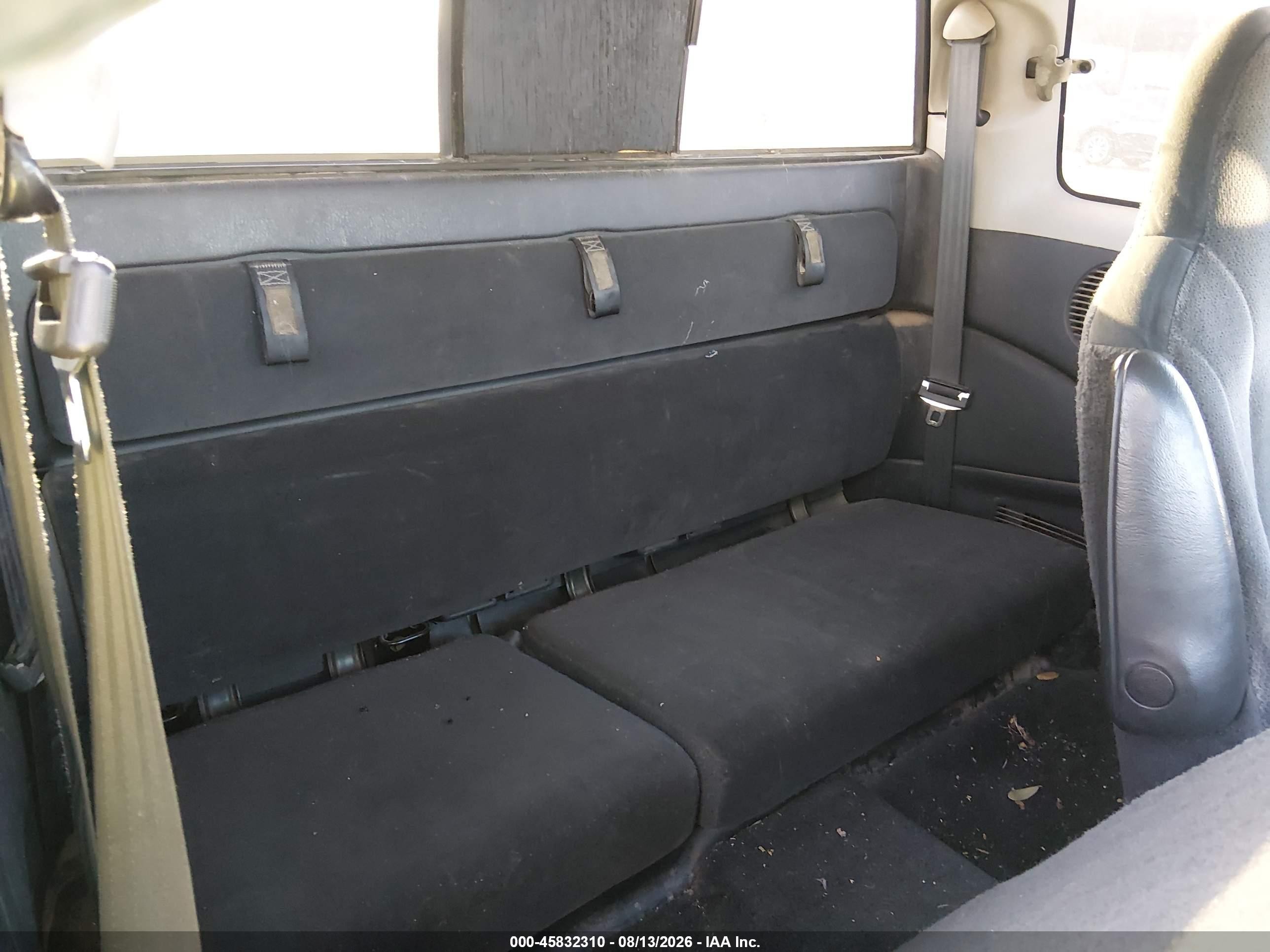 2004 Dodge Dakota   Серый vin: 1D7HG12K74S664136
