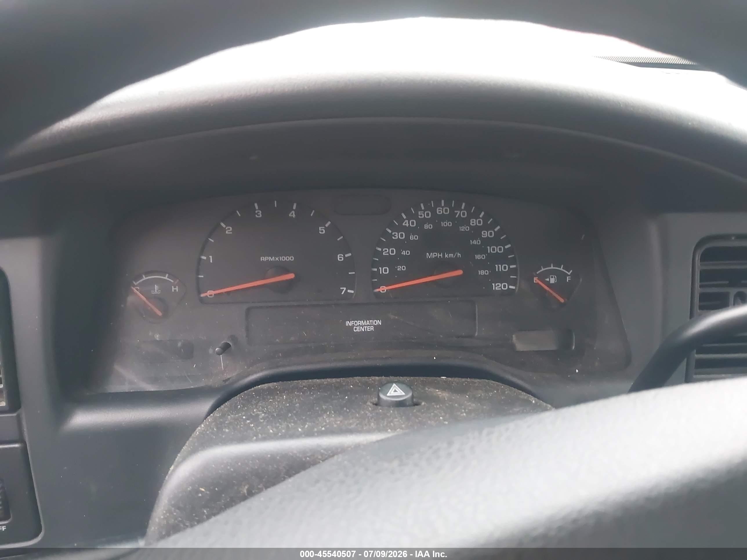 2003 Dodge Dakota   Gold vin: 1D7HG12X53S369823