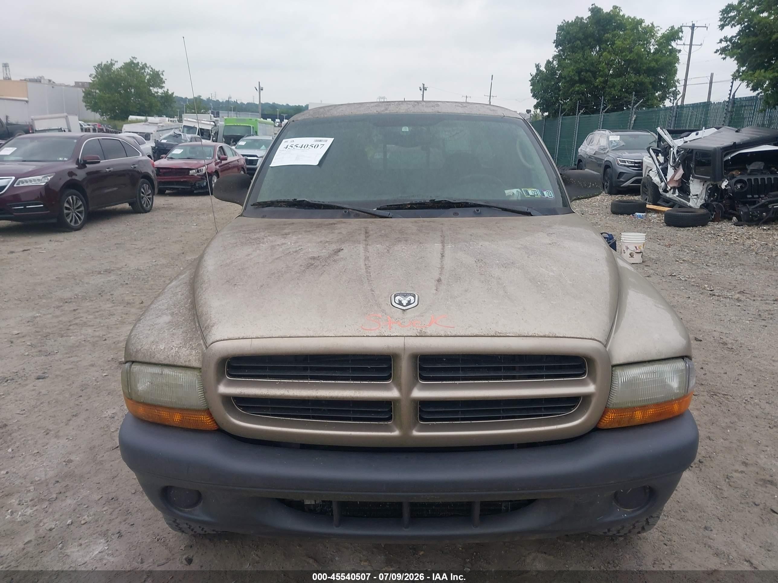 2003 Dodge Dakota   Gold vin: 1D7HG12X53S369823