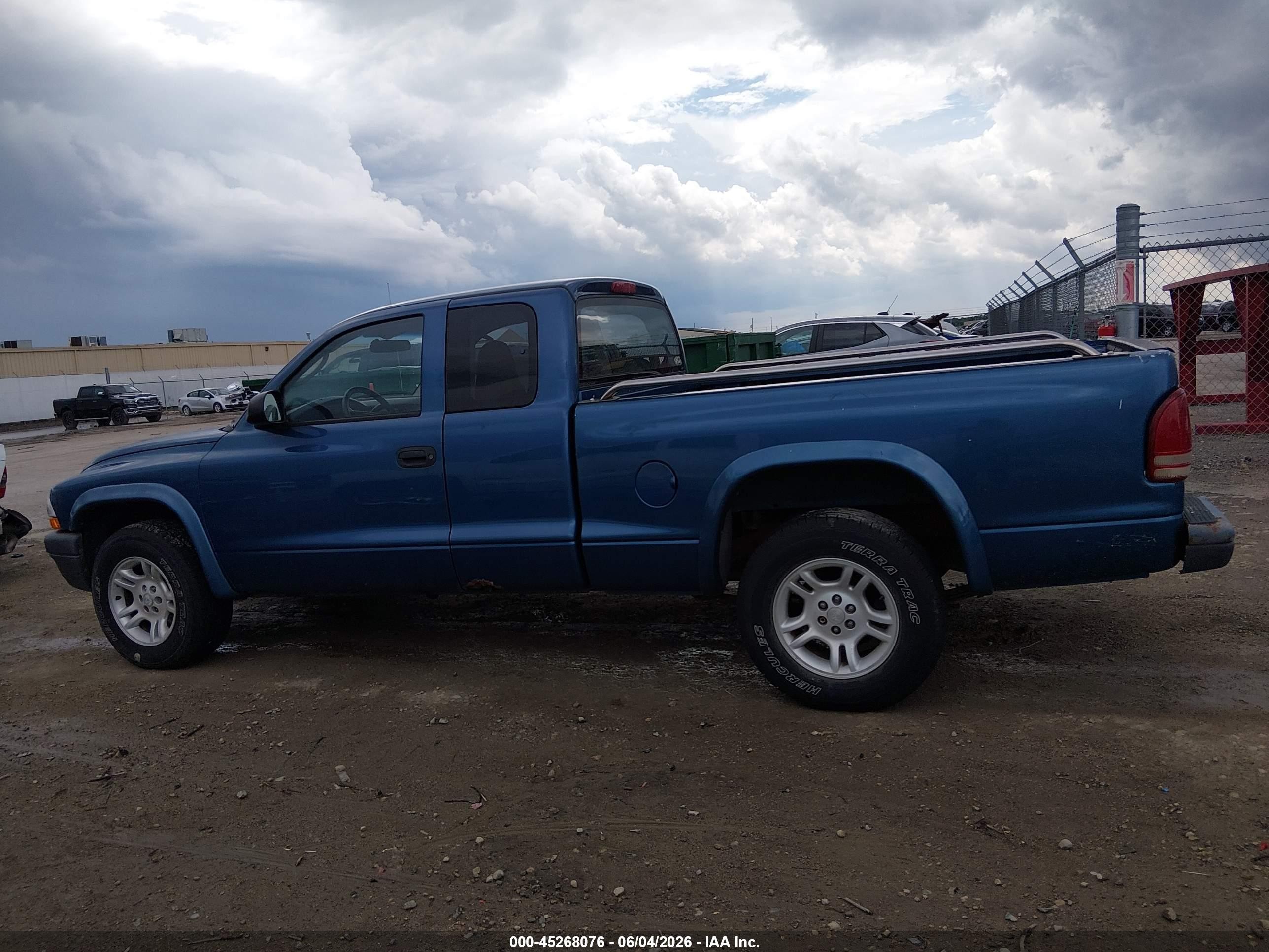 2003 Dodge Dakota   Синий vin: 1D7HL12X73S374310