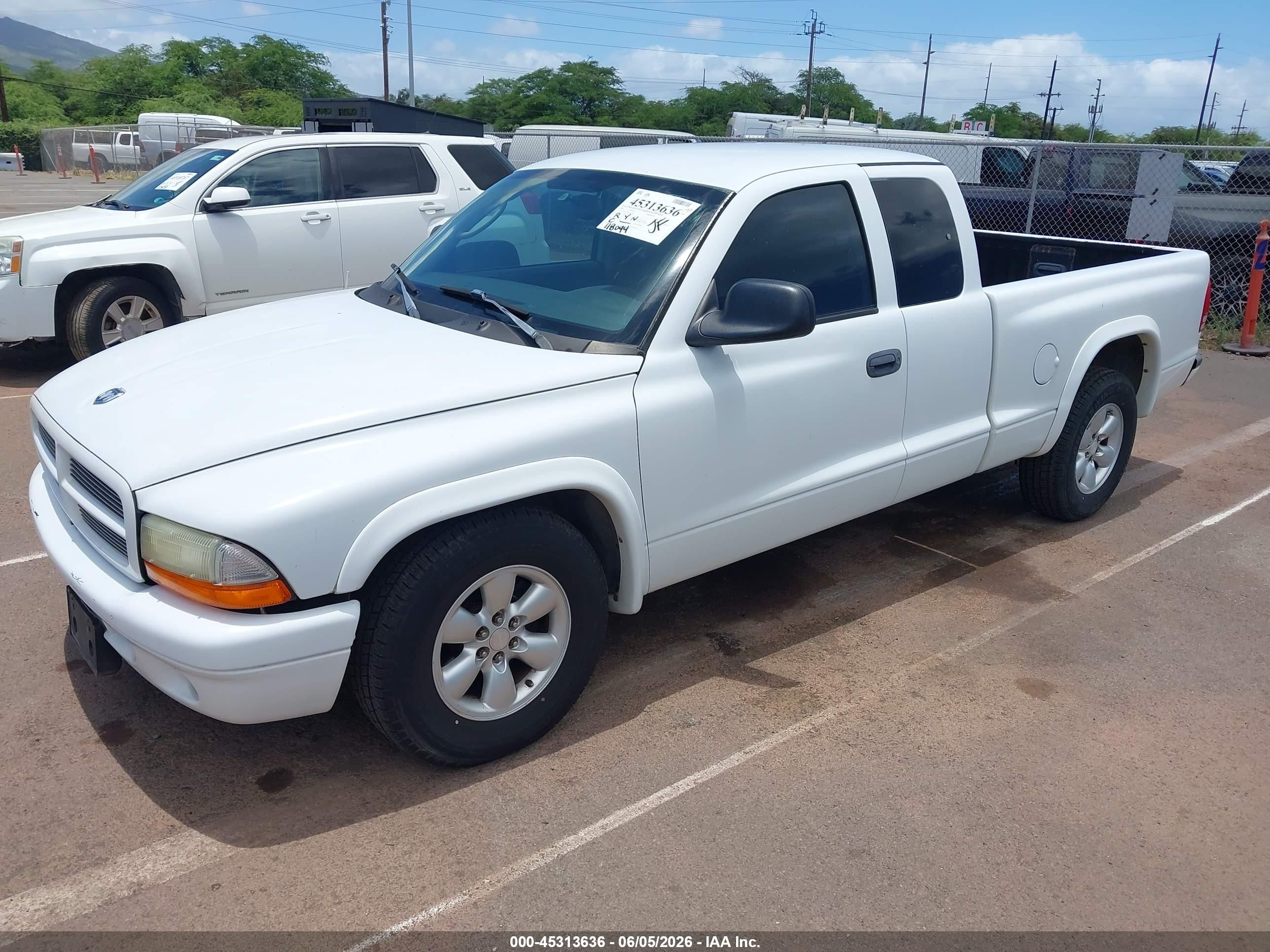 2003 Dodge Dakota Sport White vin: 1D7HL32X83S184298