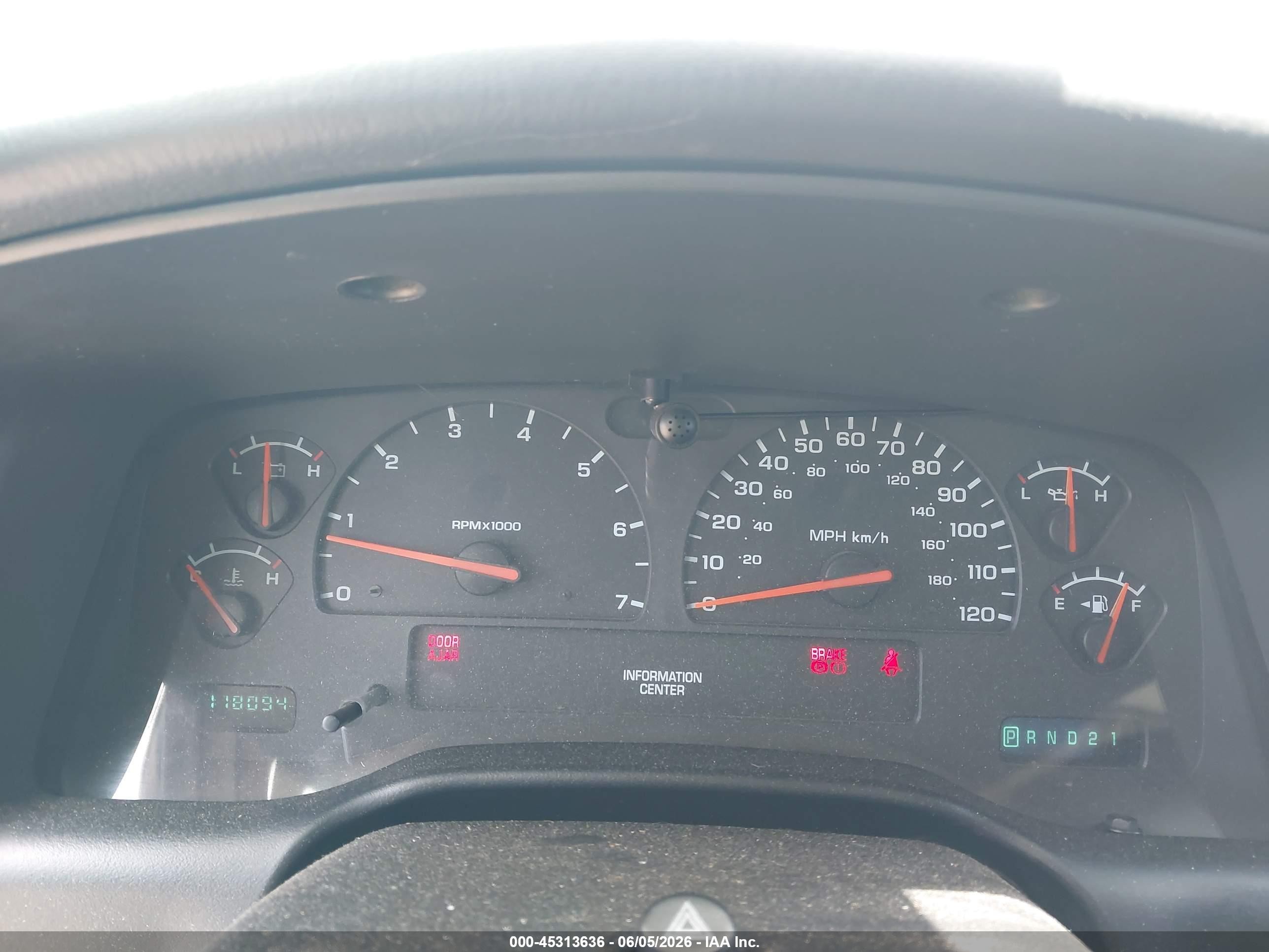 2003 Dodge Dakota Sport White vin: 1D7HL32X83S184298