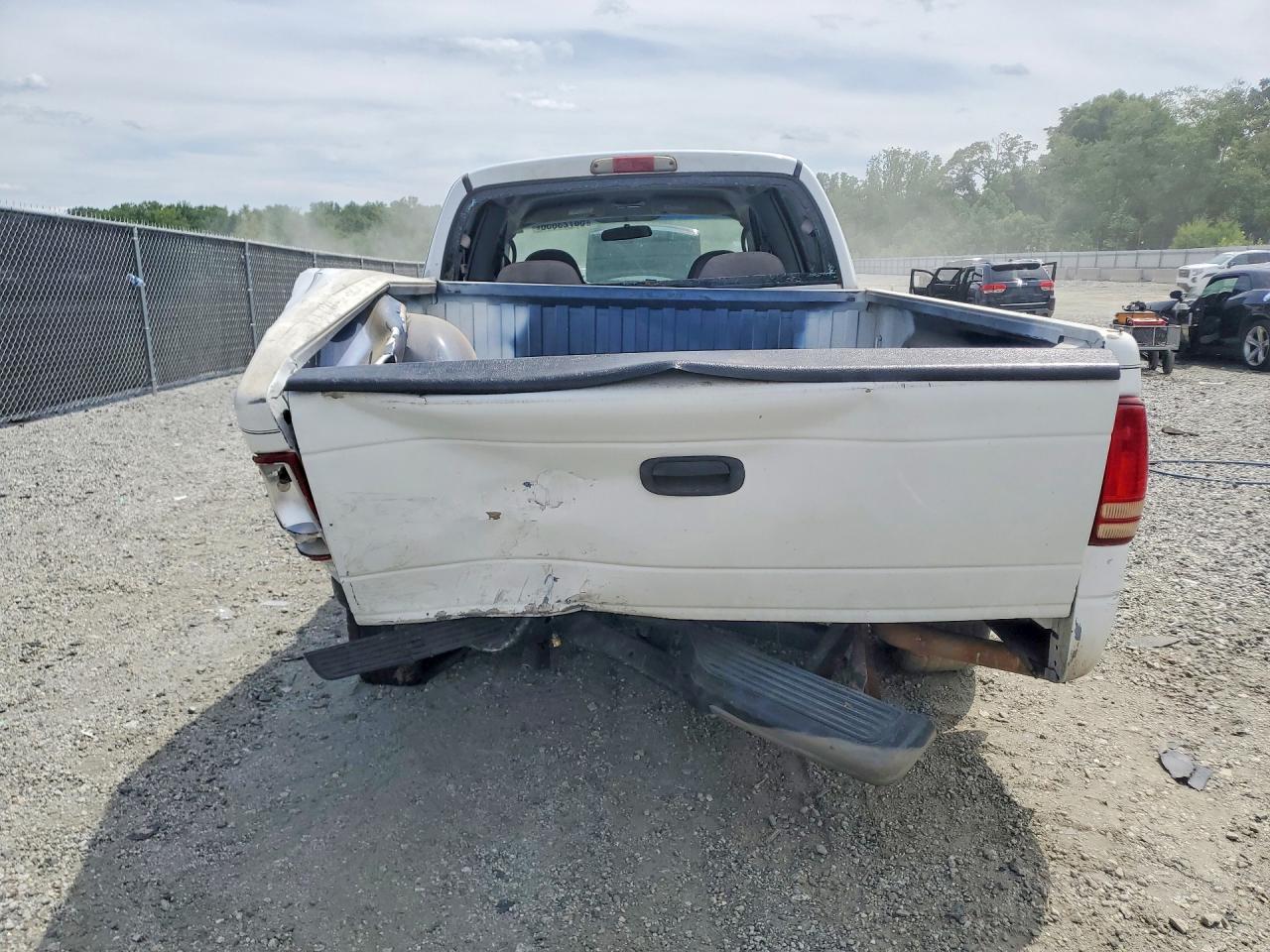 2004 Dodge Dakota Quad Sport White vin: 1D7HL38K24S505488