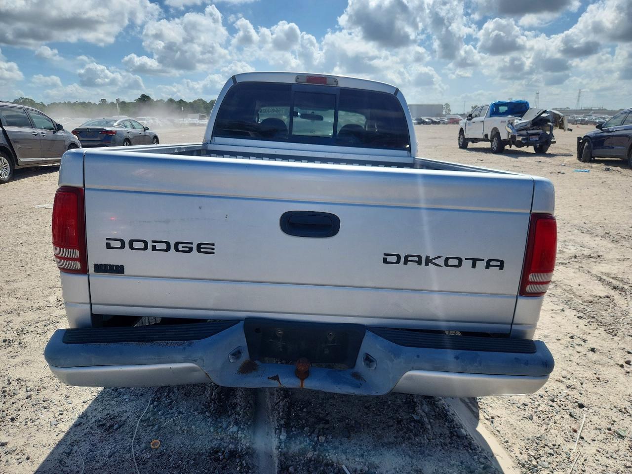 2004 Dodge Dakota Quad Sport Silver vin: 1D7HL38K84S679940