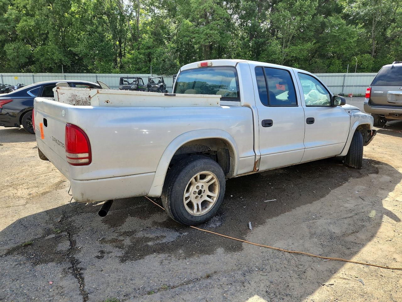2004 Dodge Dakota Quad Sport Silver vin: 1D7HL38K94S734007