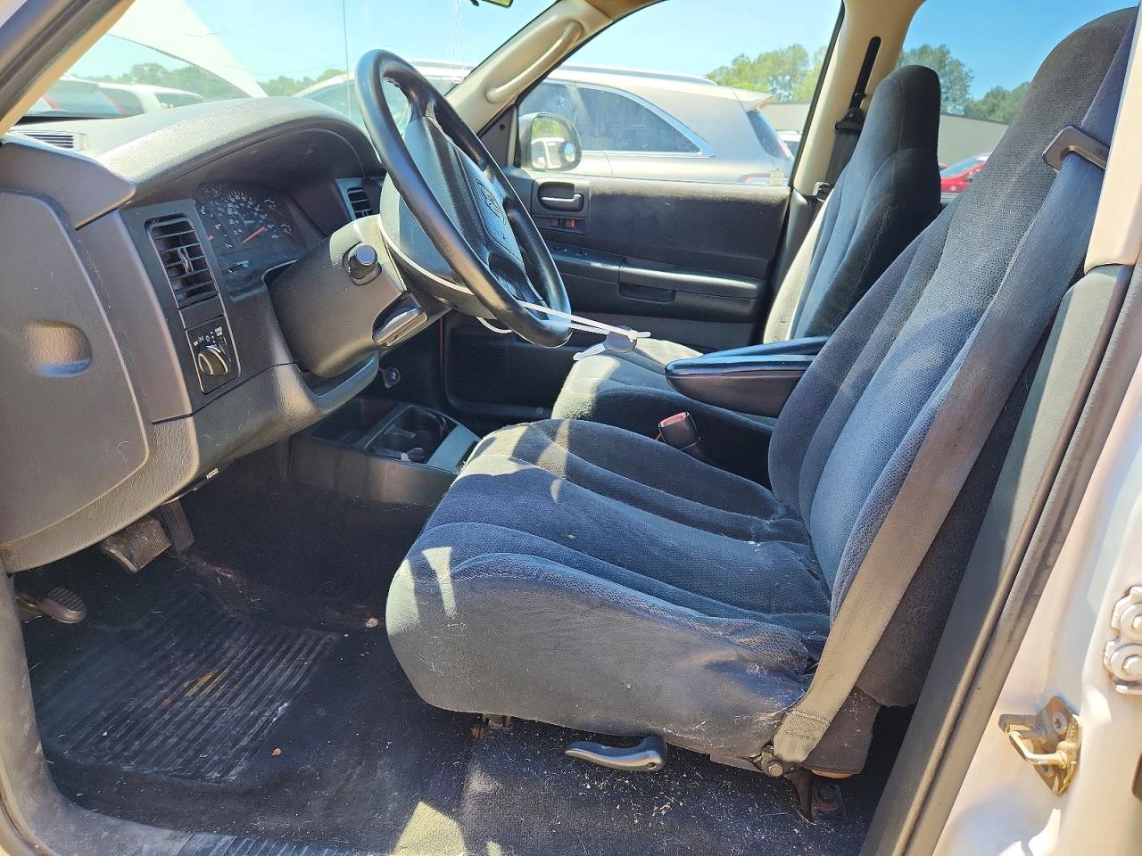 2004 Dodge Dakota Quad Sport White vin: 1D7HL38NX4S774056