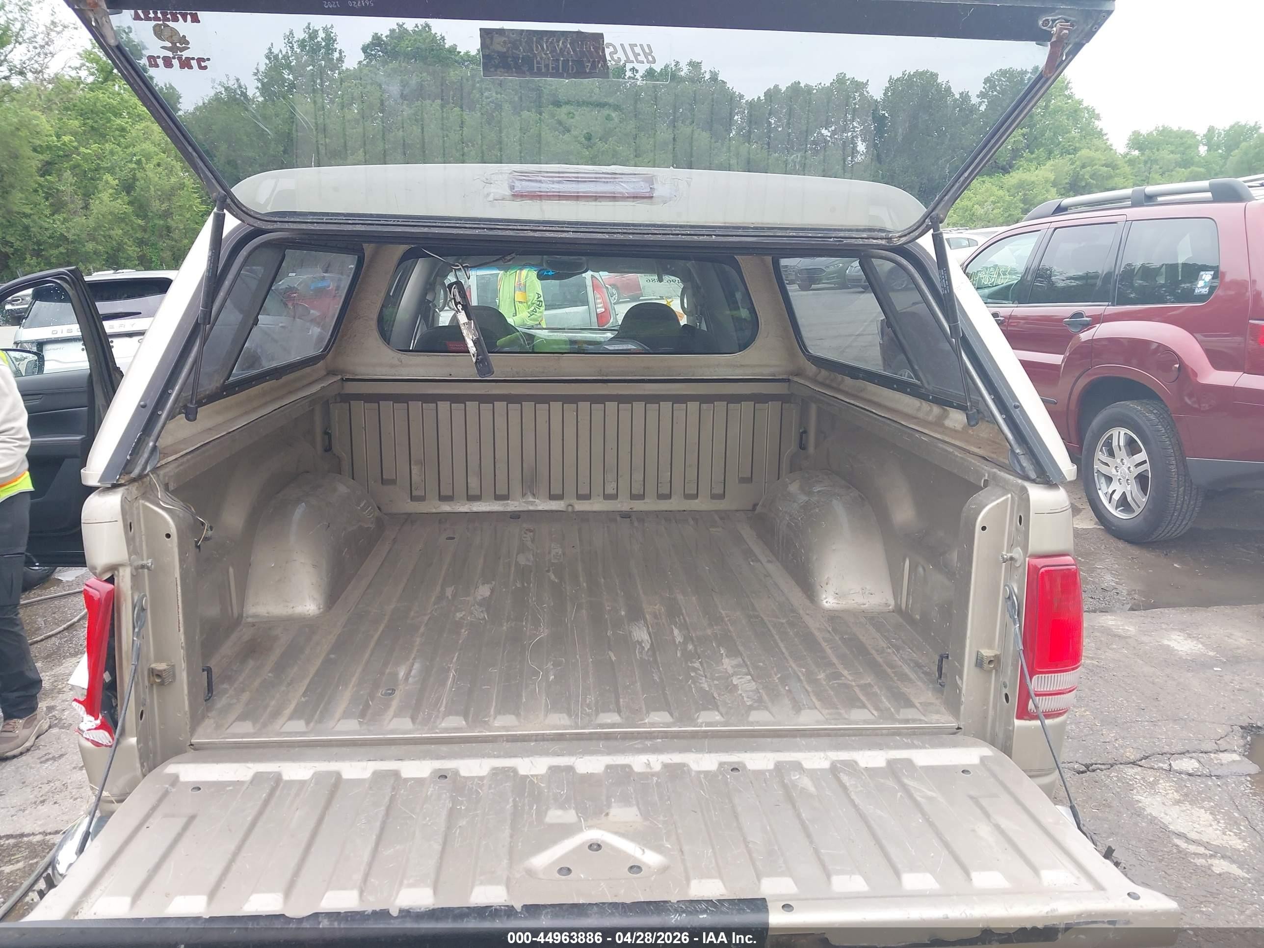 2003 Dodge Dakota Slt Gold vin: 1D7HL48N53S114205