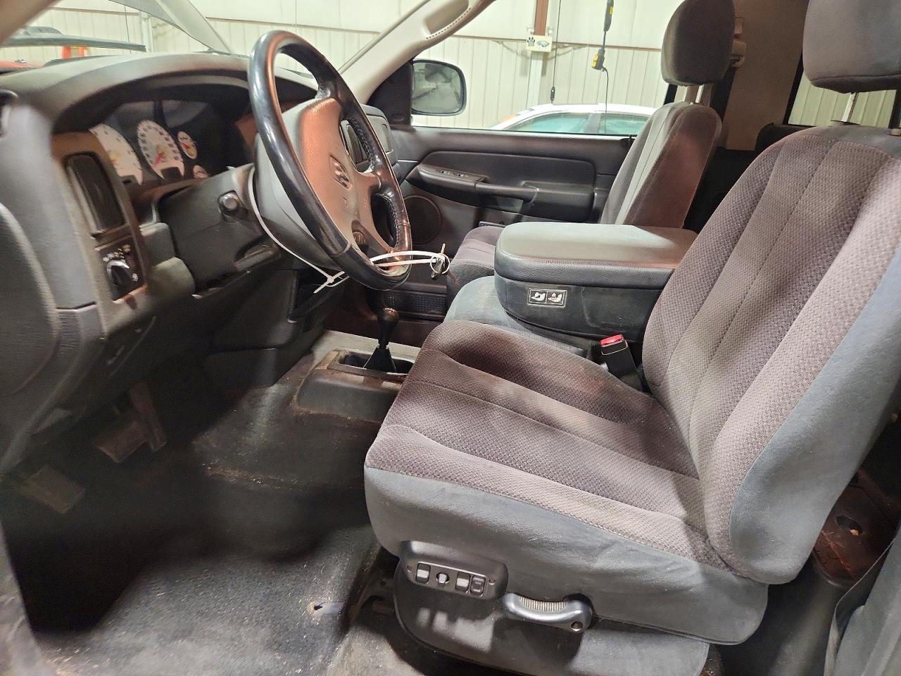 2003 Dodge Ram 1500 St Серый vin: 1D7HU16D13J654341