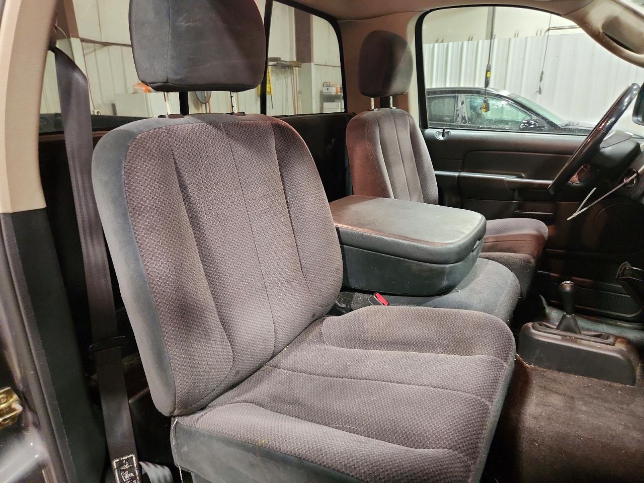 2003 Dodge Ram 1500 St Серый vin: 1D7HU16D13J654341