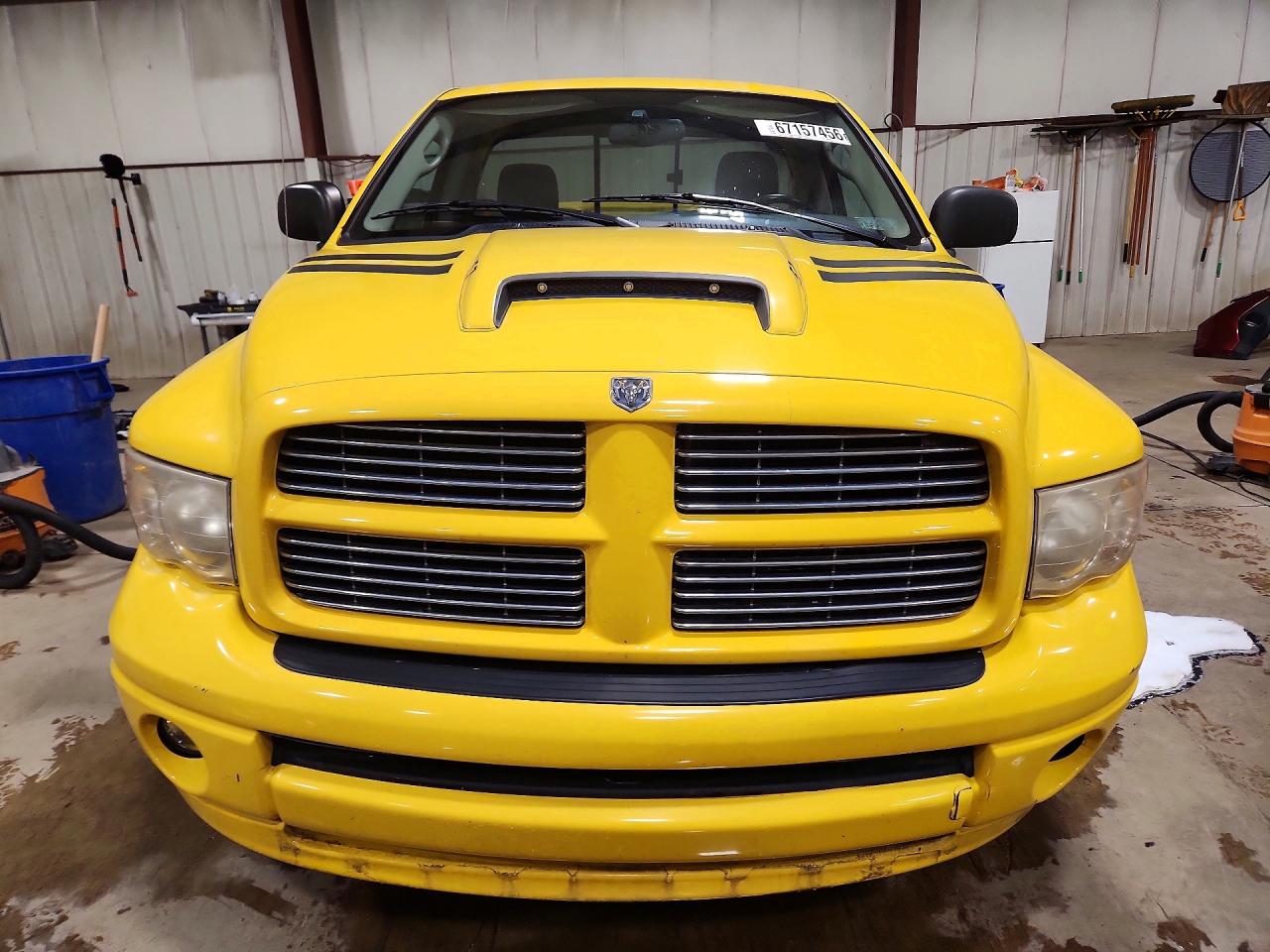 2005 Dodge Ram 1500 St Желтый vin: 1D7HU16D15J516205