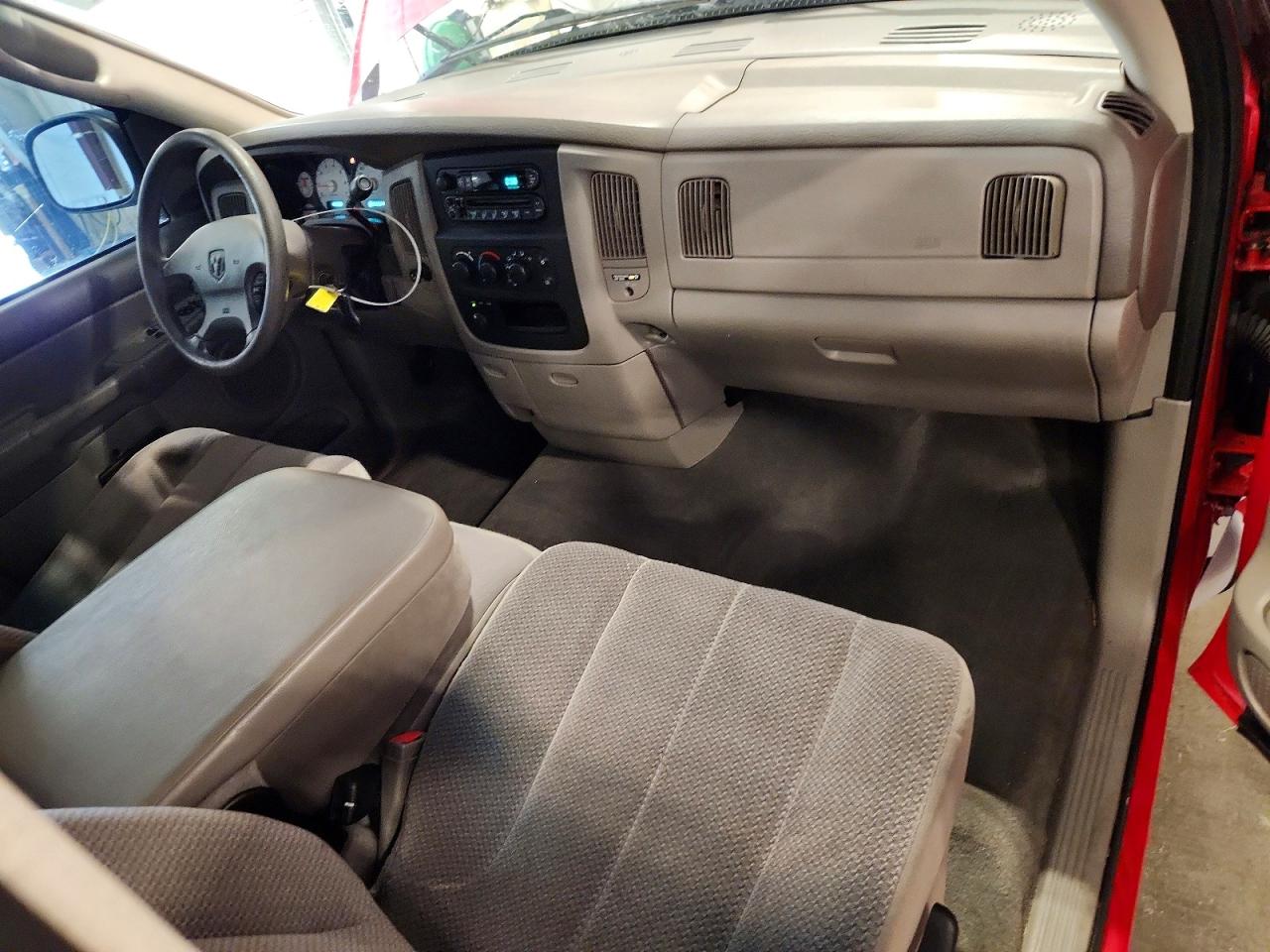 2003 Dodge Ram 1500 St Red vin: 1D7HU16D23J626127