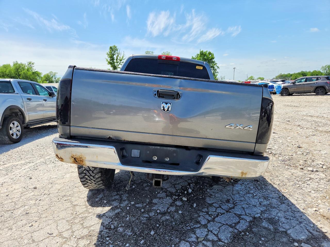 2005 Dodge Ram 1500 St Gray vin: 1D7HU16D85J613305