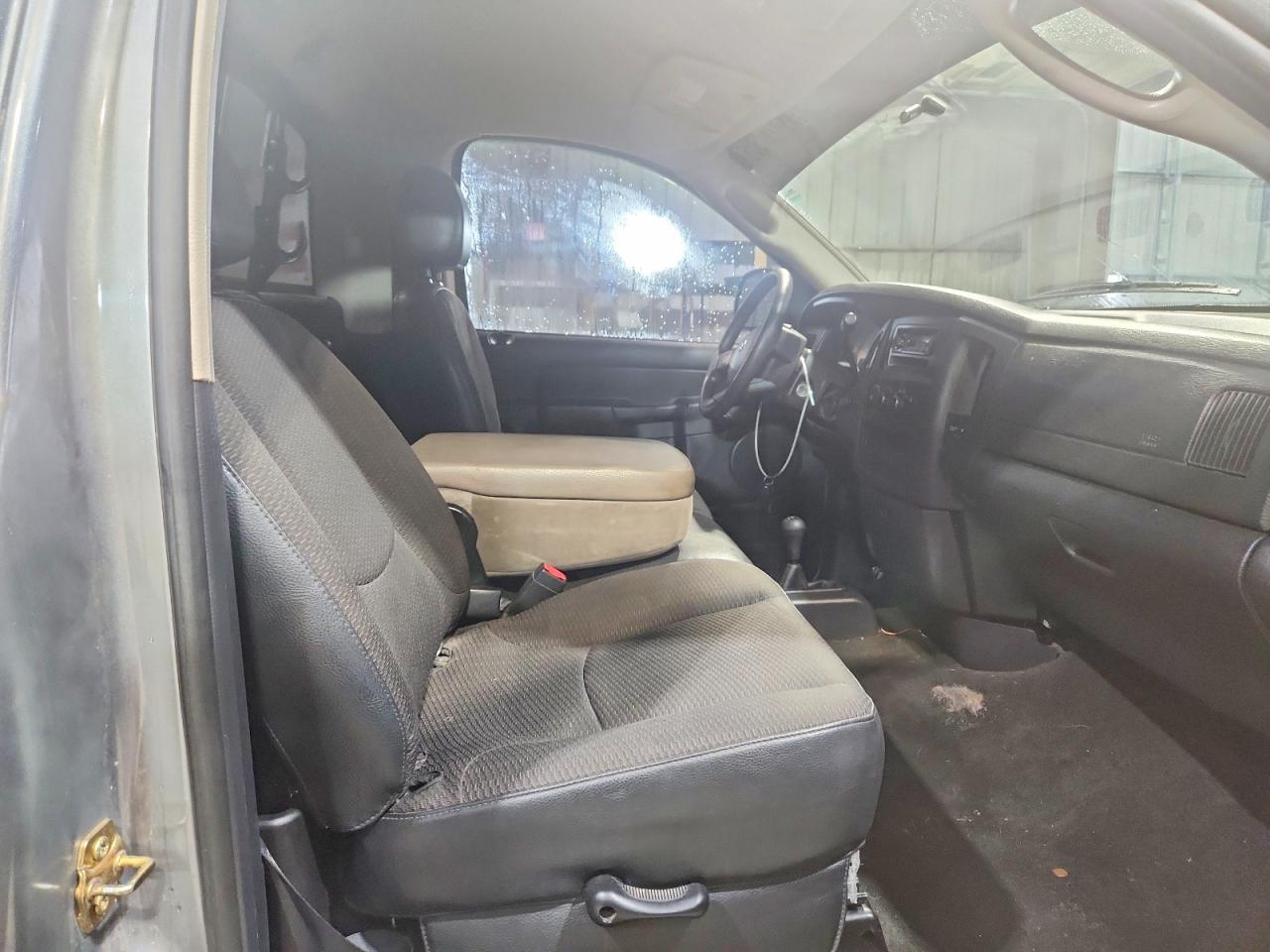 2005 Dodge Ram 1500 St Gray vin: 1D7HU16D85J613305