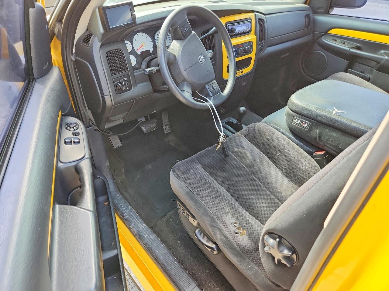 2004 Dodge Ram 1500 St Yellow vin: 1D7HU16D94J264976