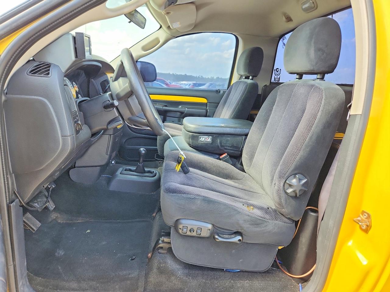 2004 Dodge Ram 1500 St Yellow vin: 1D7HU16D94J264976