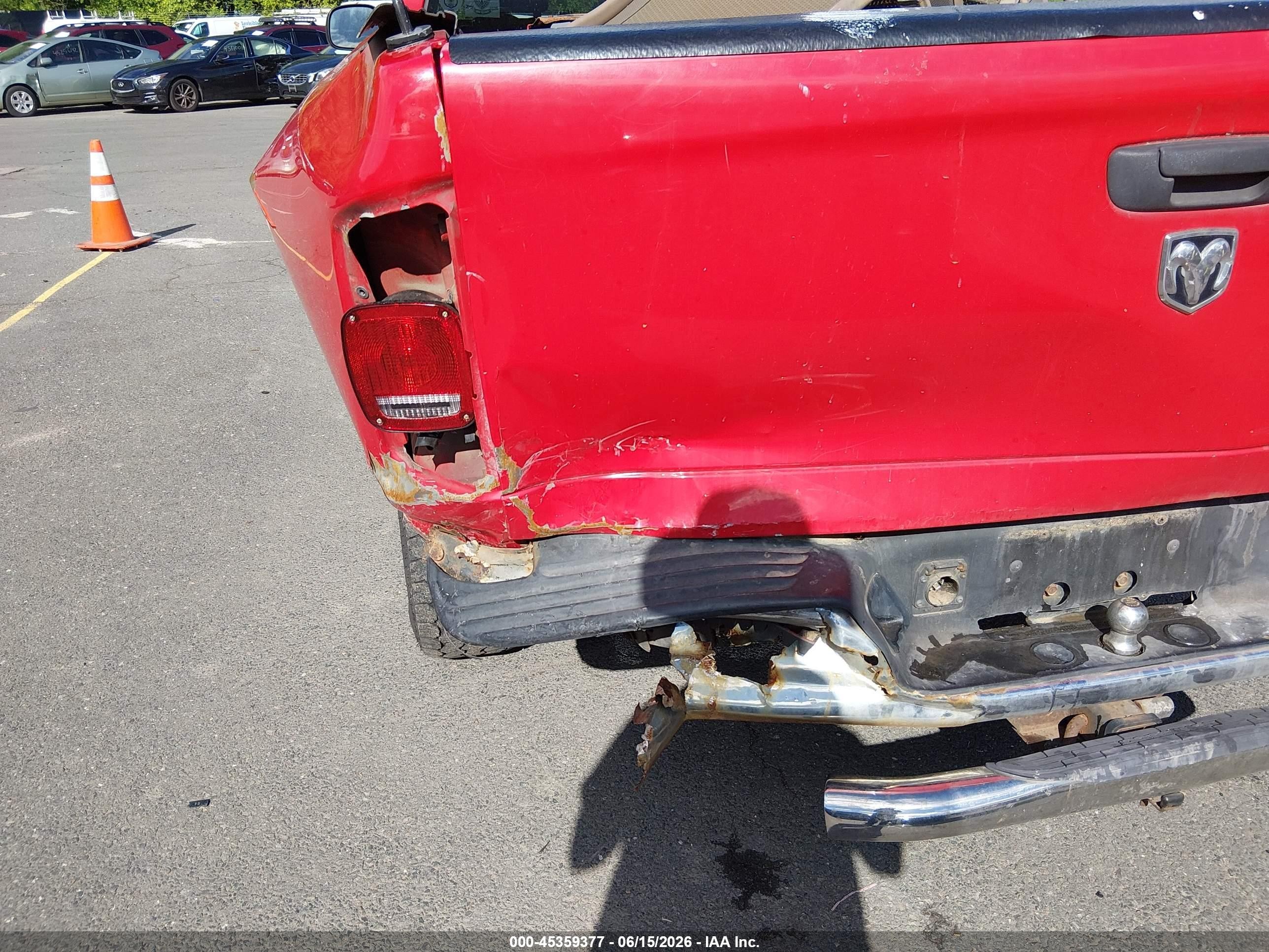 2005 Dodge Ram 1500 St Red vin: 1D7HU16N95J600054