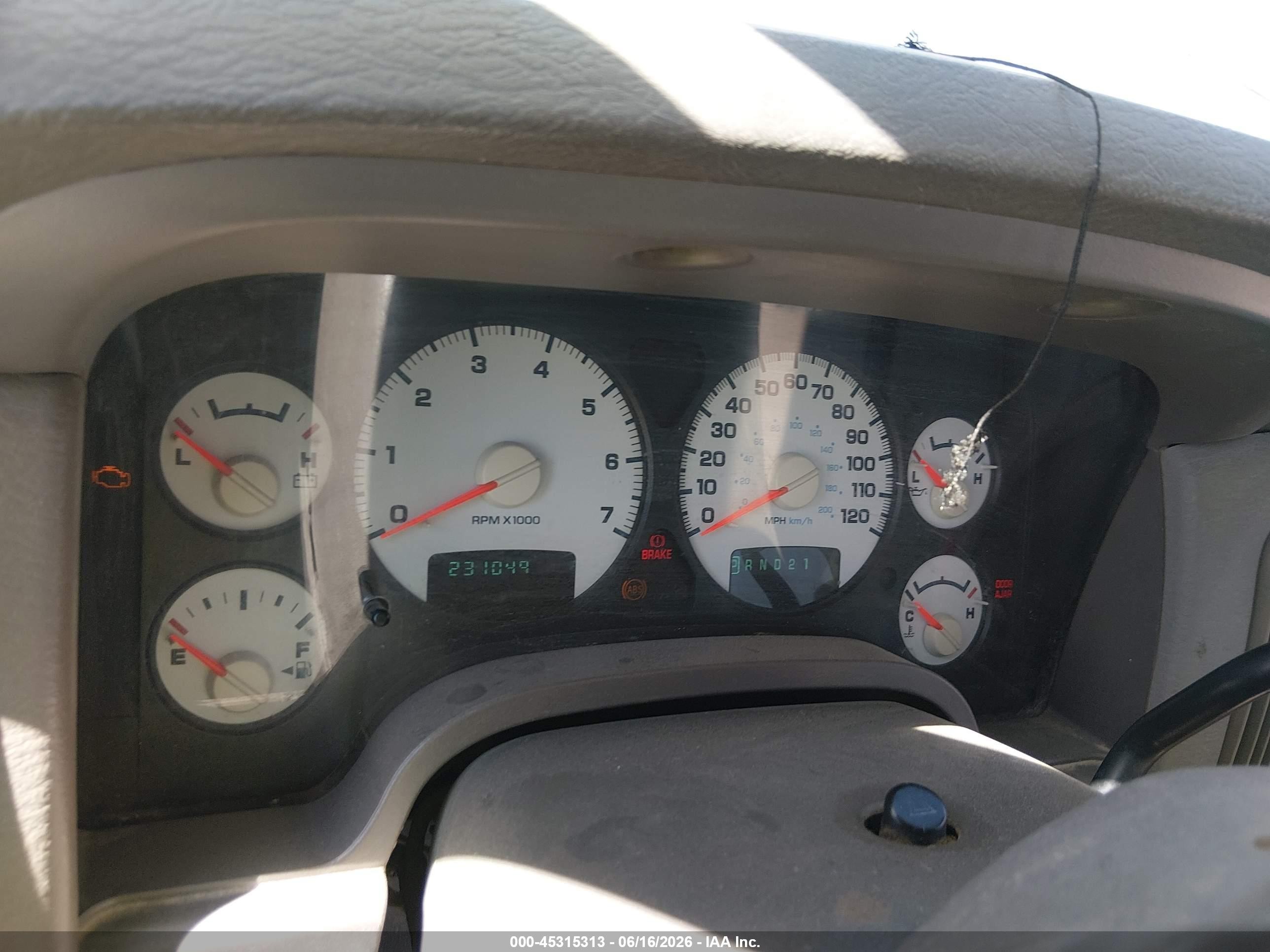 2005 Dodge Ram 1500 St Бежевый vin: 1D7HU16PX5J595027