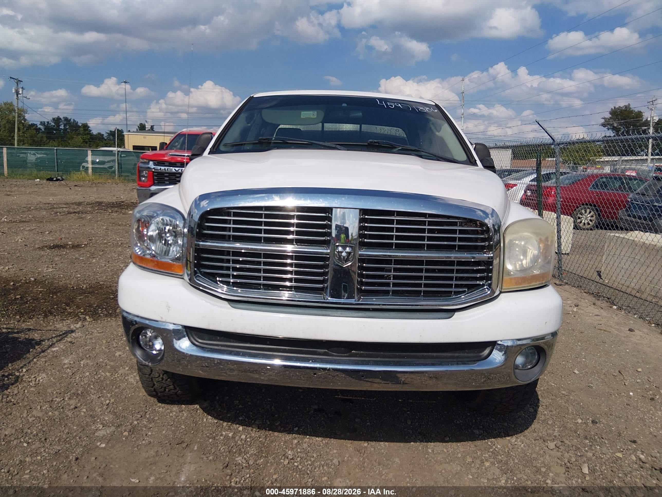 2006 Dodge Ram 1500 Slt/trx4 Off Road/sport White vin: 1D7HU18206J120943