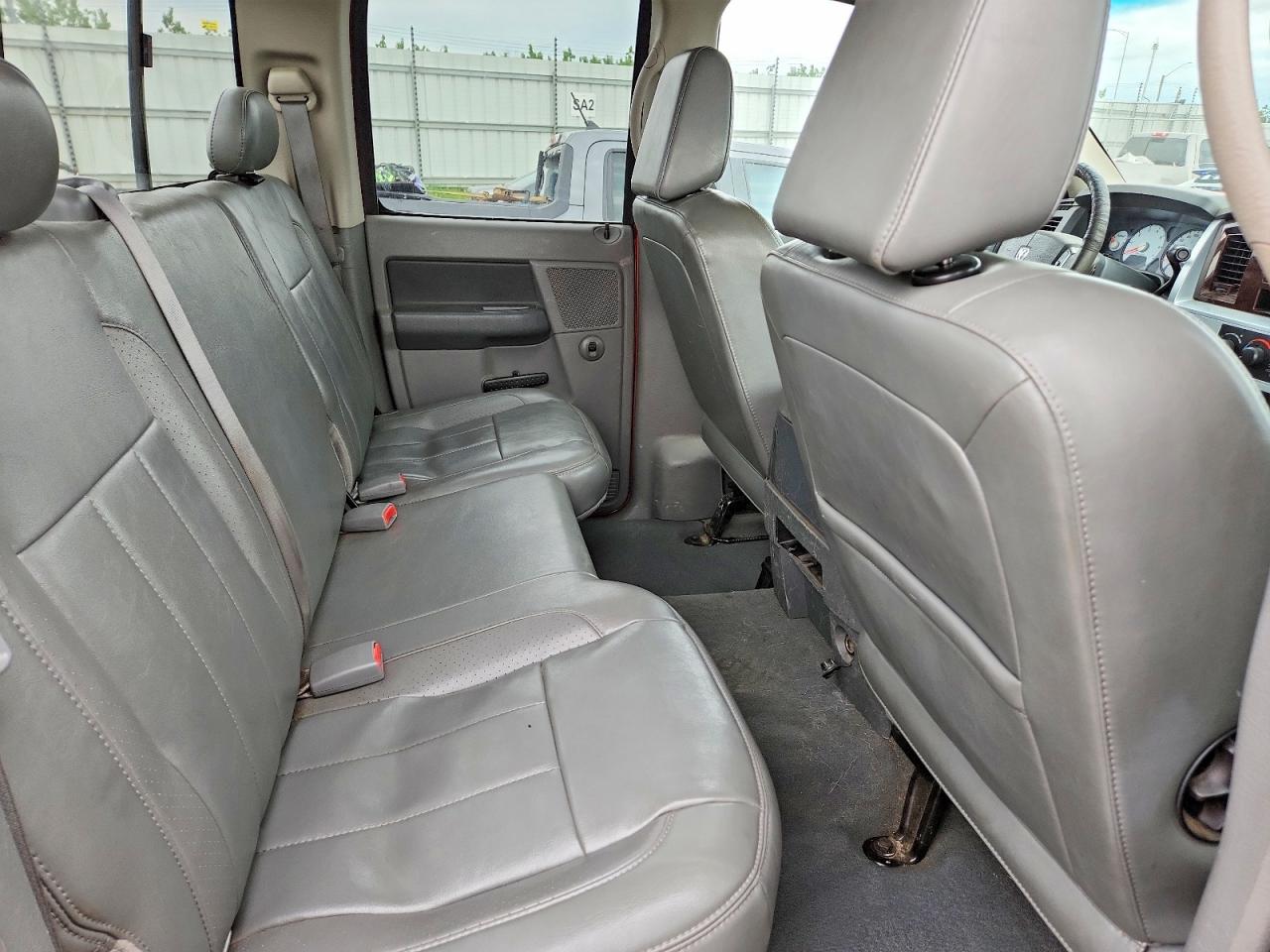 2008 Dodge Ram 1500 St Orange vin: 1D7HU18208S625409