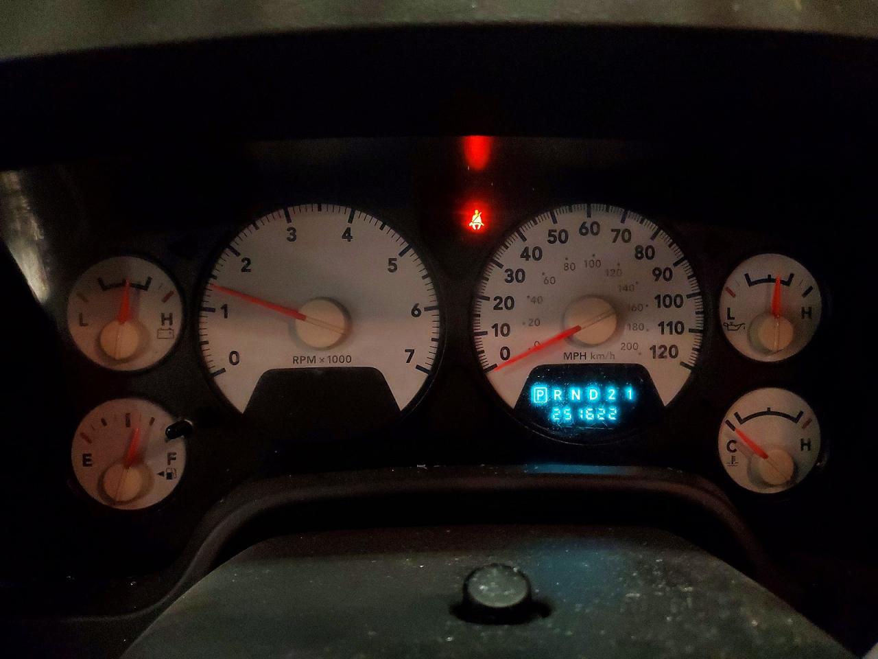 2007 Dodge Ram 1500 Red vin: 1D7HU18217J638366