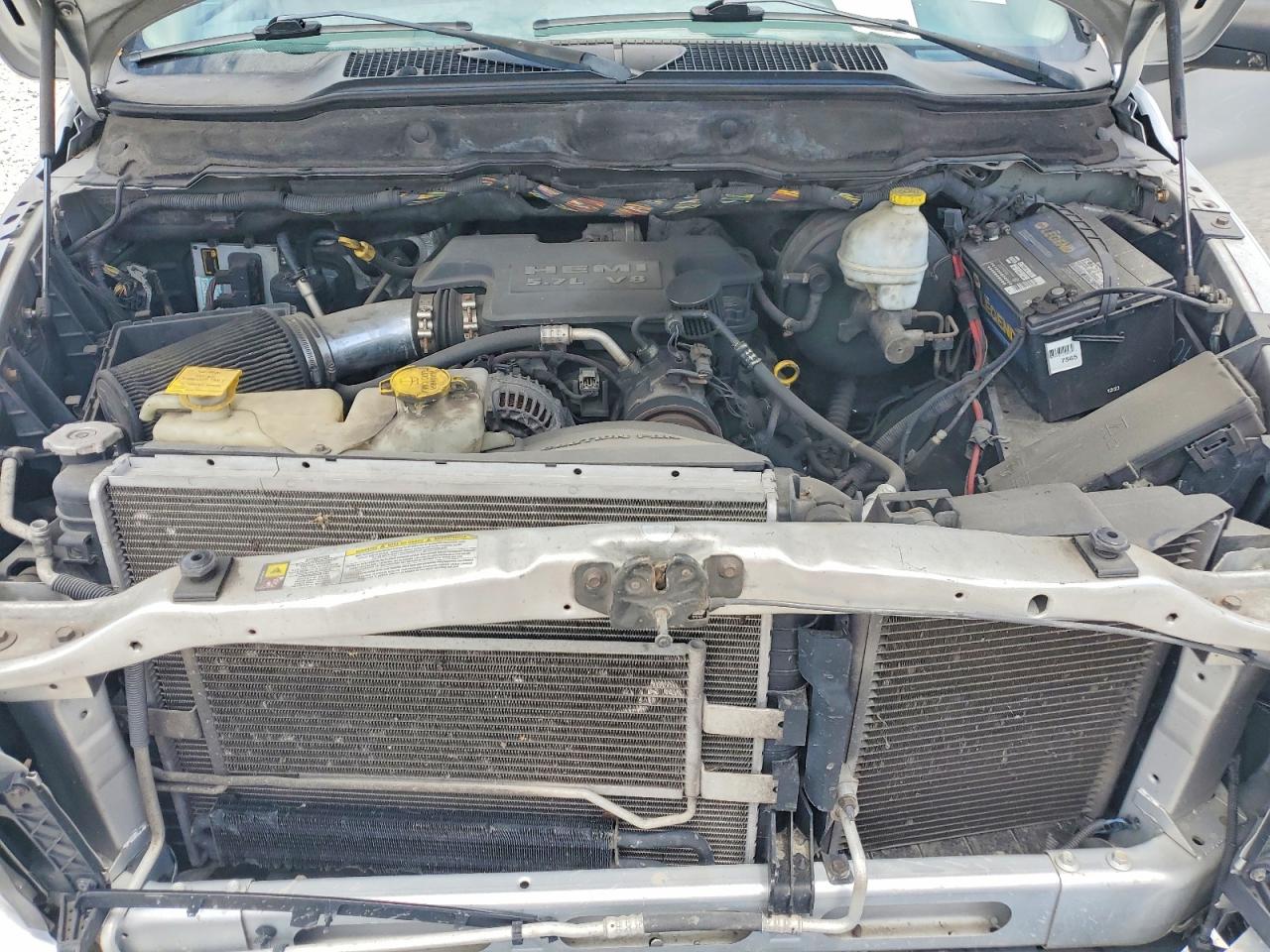 2007 Dodge Ram 1500 St Silver vin: 1D7HU18217S200182