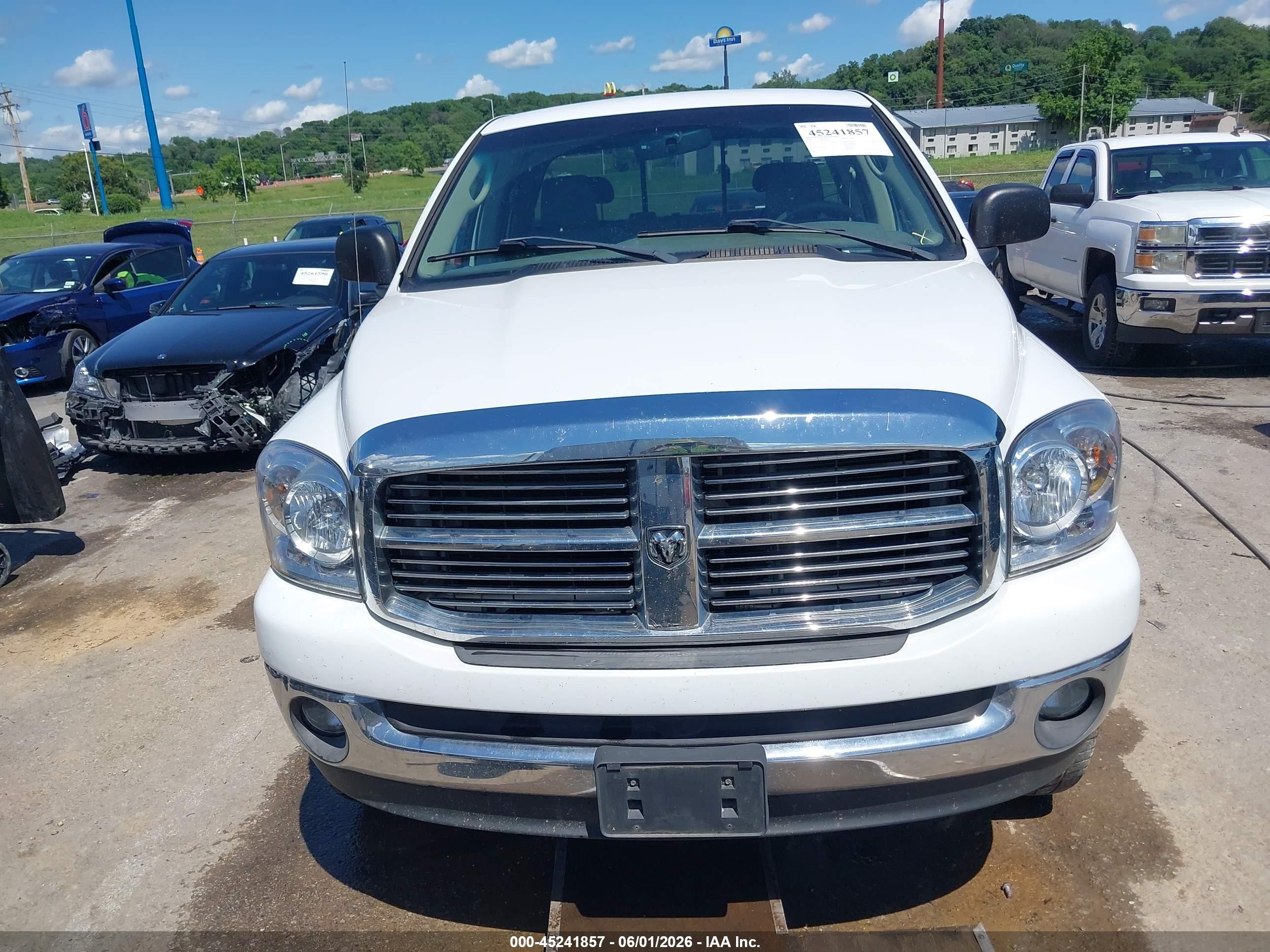 2008 Dodge Ram 1500 Slt White vin: 1D7HU18218J214140