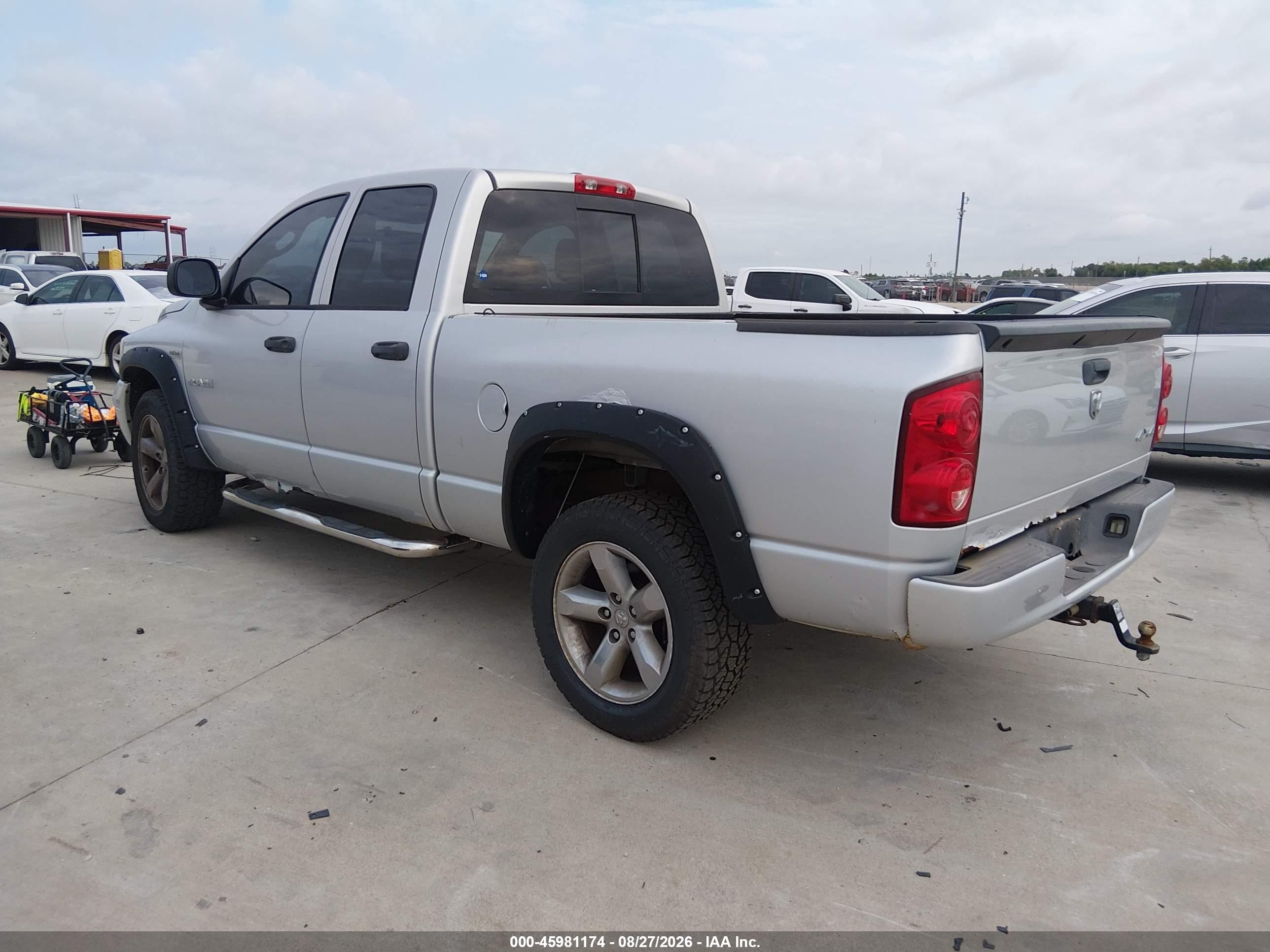 2008 Dodge Ram 1500 Slt Серебряный vin: 1D7HU18218S553751