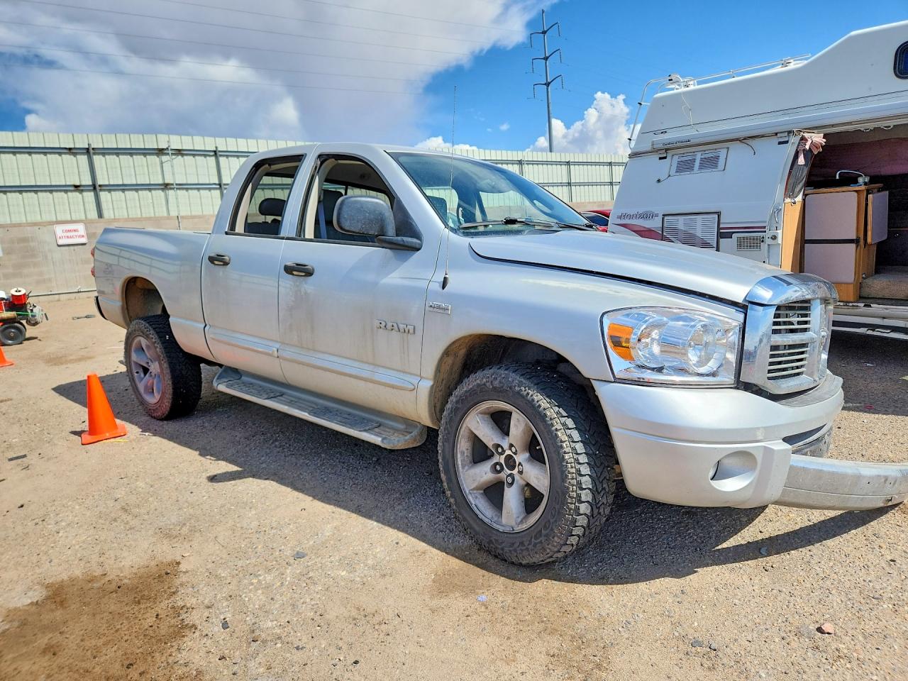 2008 Dodge Ram 1500 St Серебряный vin: 1D7HU18228S515817