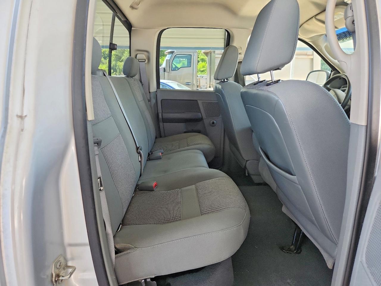 2007 Dodge Ram 1500 St Silver vin: 1D7HU18237S207120