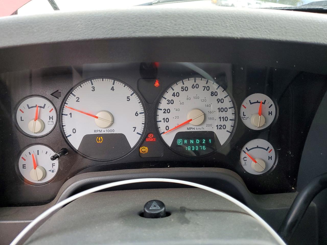 2008 Dodge Ram 1500 St Red vin: 1D7HU18238S631186