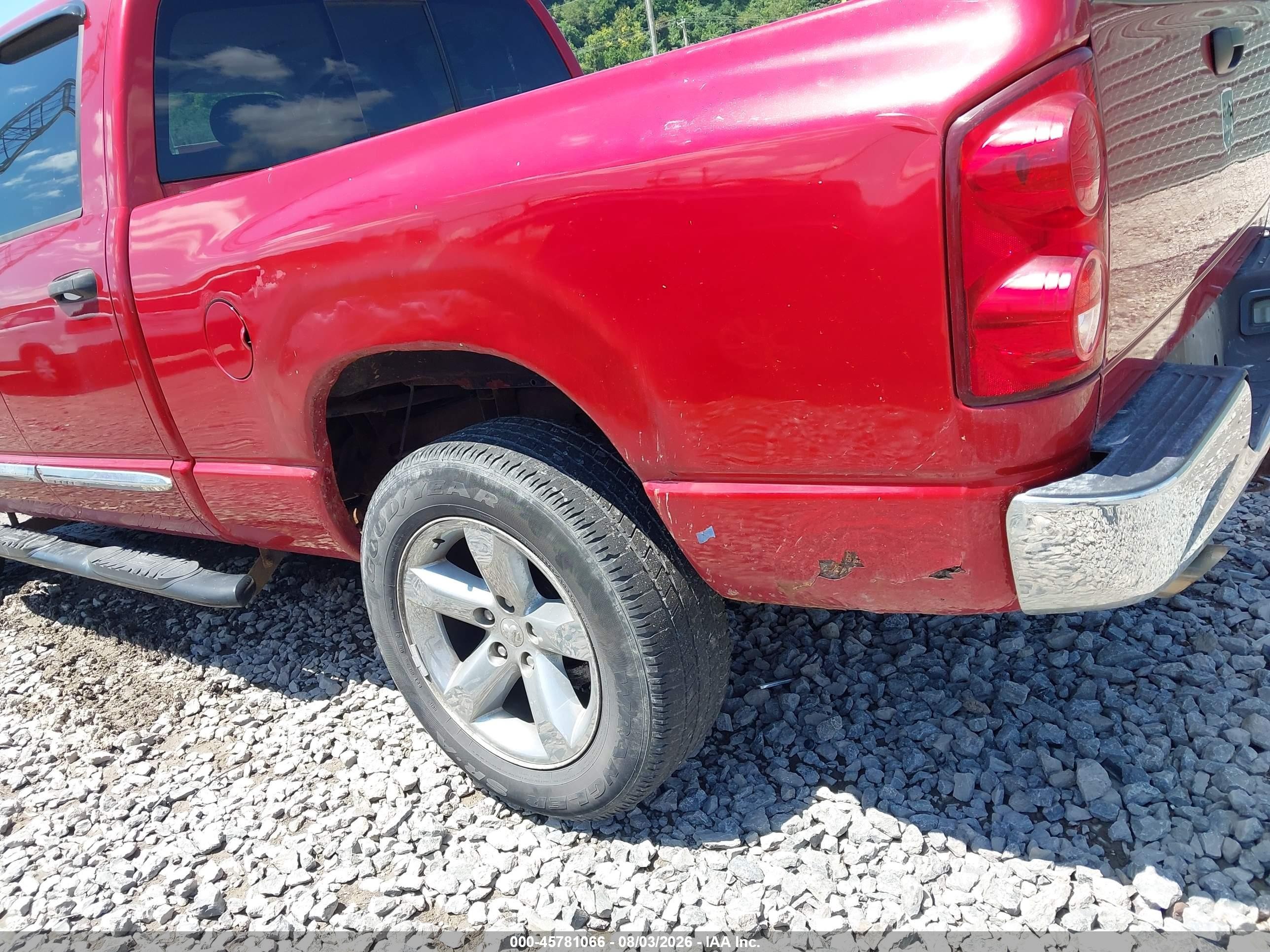 2007 Dodge Ram 1500 Laramie Red vin: 1D7HU18247S187458