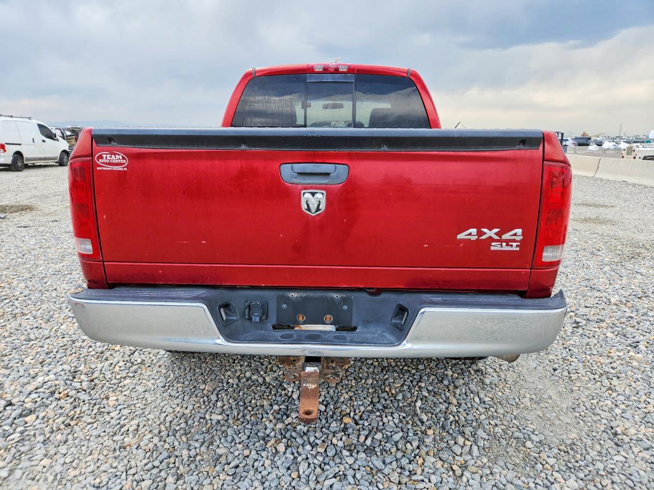 2006 Dodge Ram 1500 St Red vin: 1D7HU18256S581355