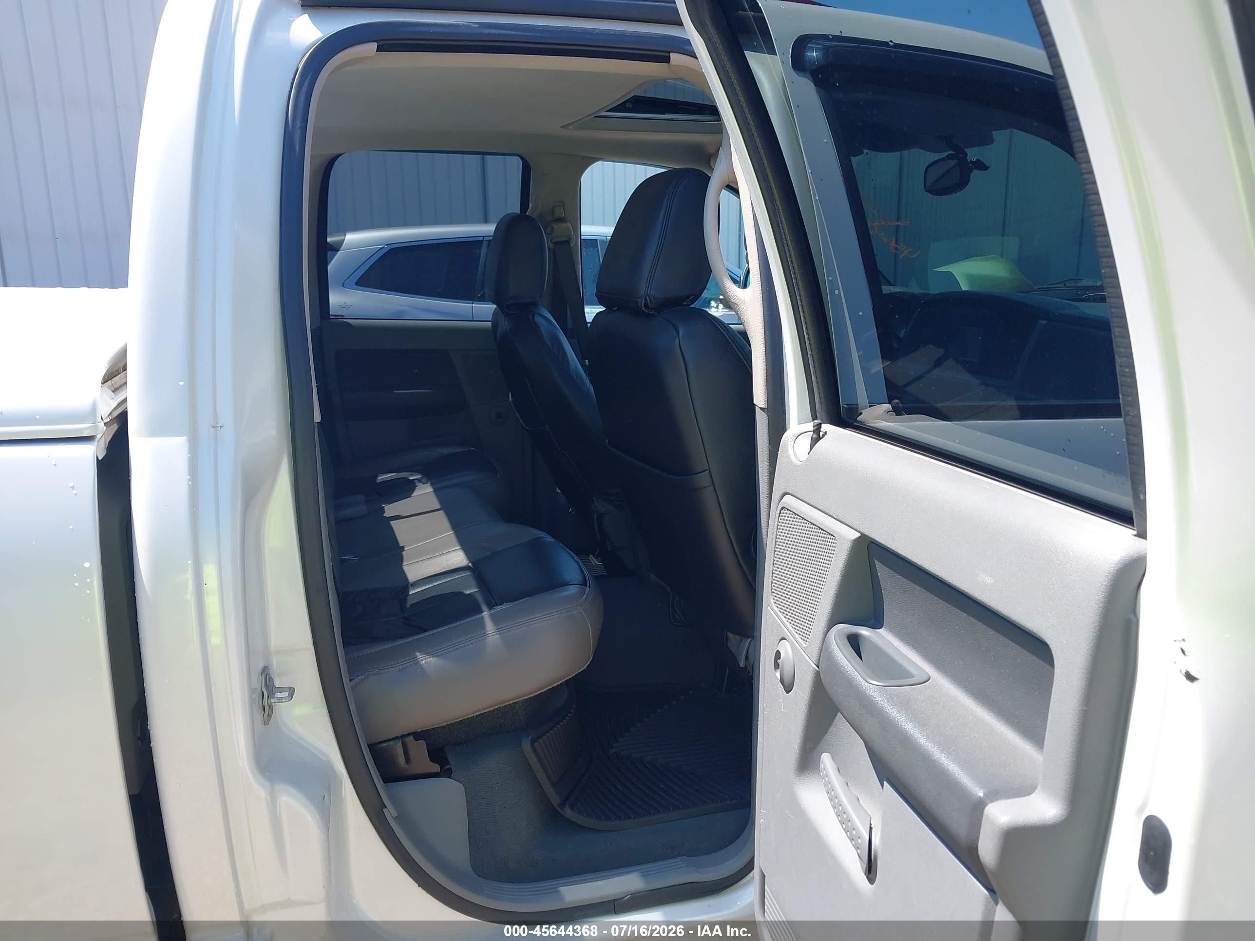 2007 Dodge Ram 1500 Laramie Белый vin: 1D7HU18257S162603