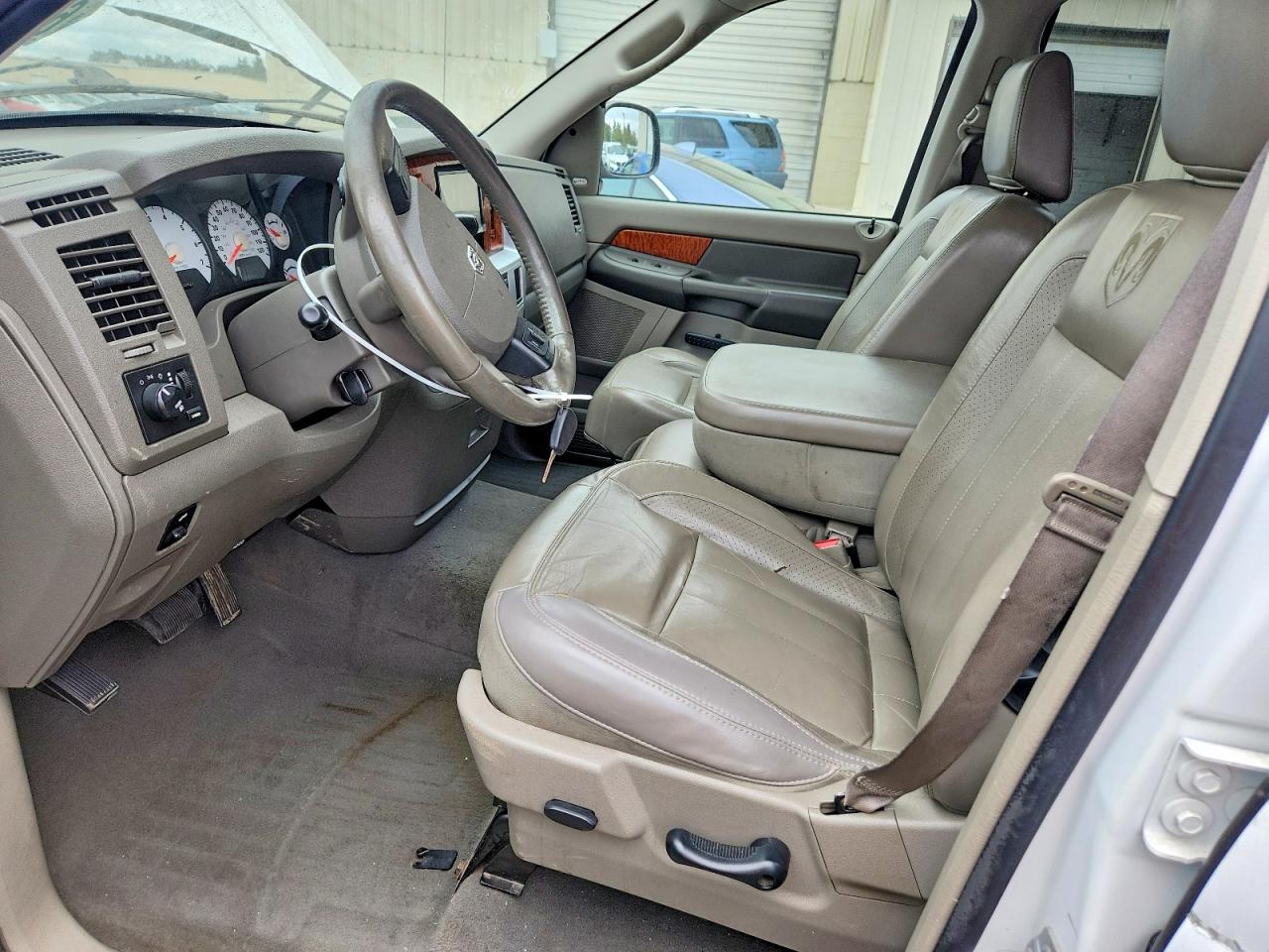 2007 Dodge Ram 1500 St Белый vin: 1D7HU18257S182771