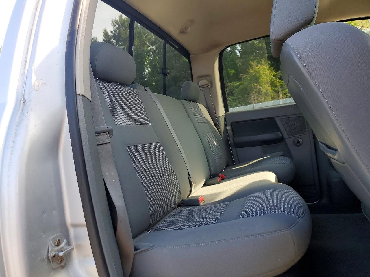 2007 Dodge Ram 1500 St Silver vin: 1D7HU18267J557668