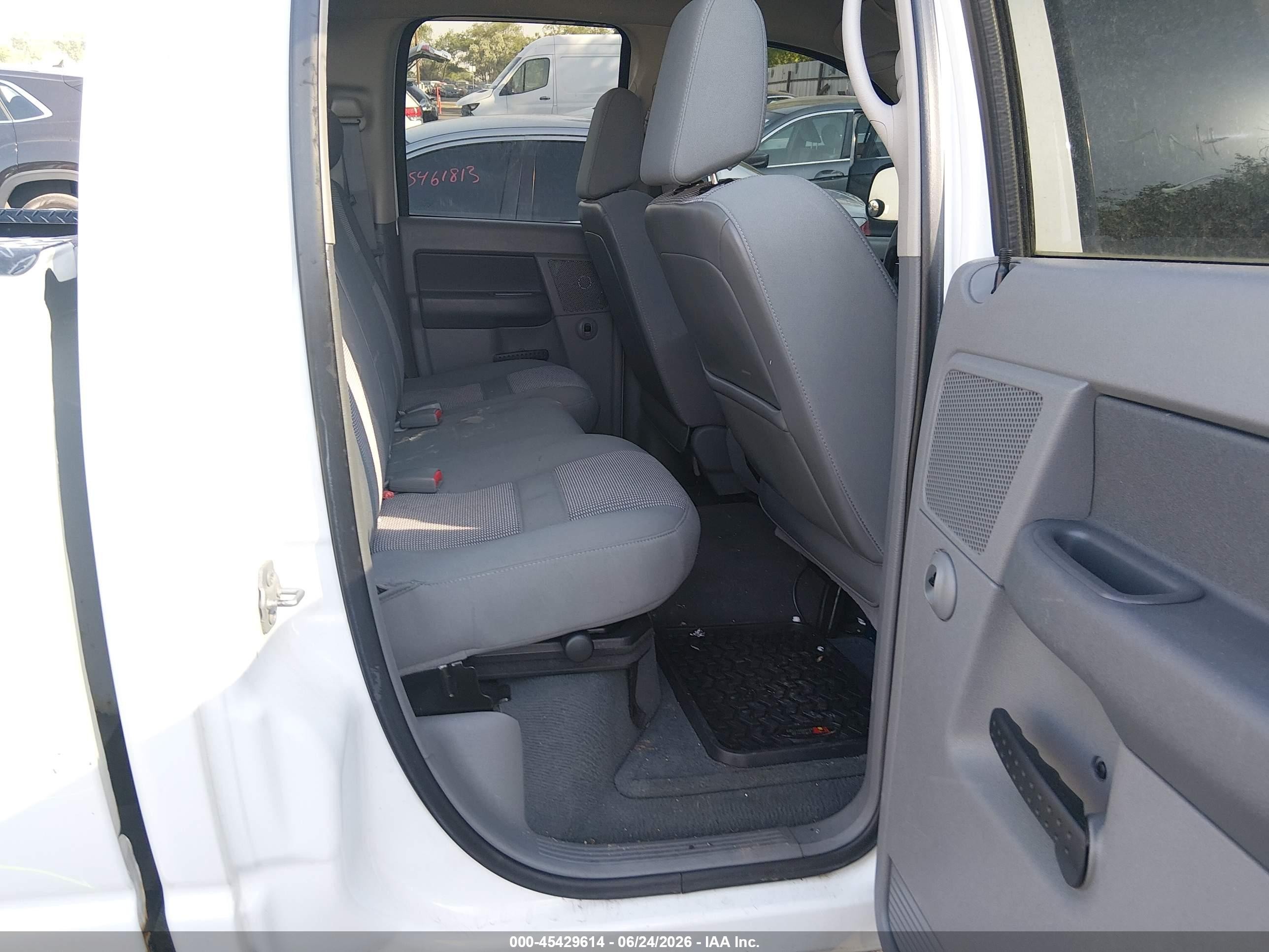 2007 Dodge Ram 1500 Slt/trx4 Off Road/sport White vin: 1D7HU18267S183900