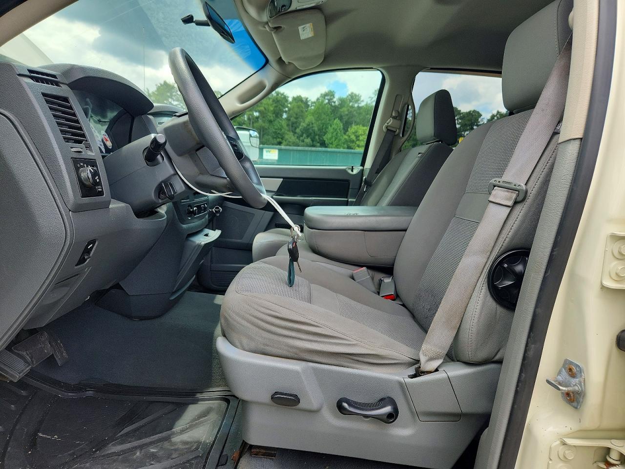 2008 Dodge Ram 1500 St Beige vin: 1D7HU18268J164450