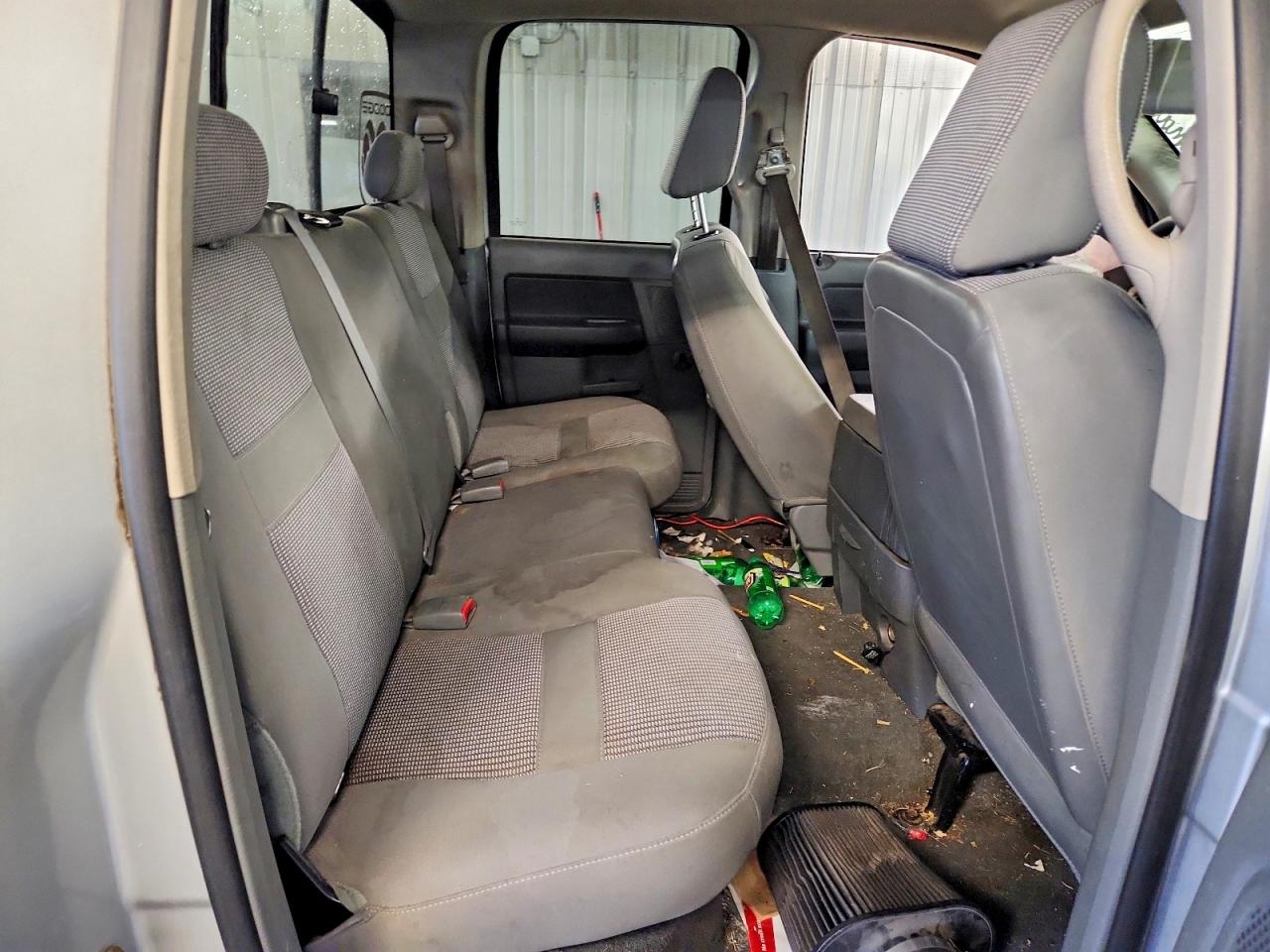 2006 Dodge Ram 1500 St Серебряный vin: 1D7HU18276S608068
