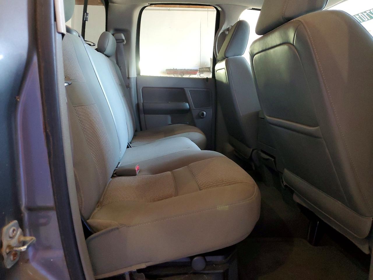 2007 Dodge Ram 1500 St Серый vin: 1D7HU18277S194582