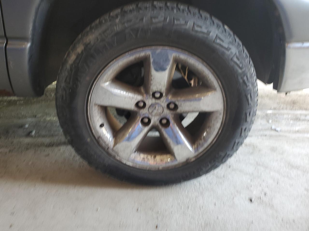 2007 Dodge Ram 1500 St Серый vin: 1D7HU18277S194582 Damage: Right Front Wheel, Corrosion, > 12 Inches