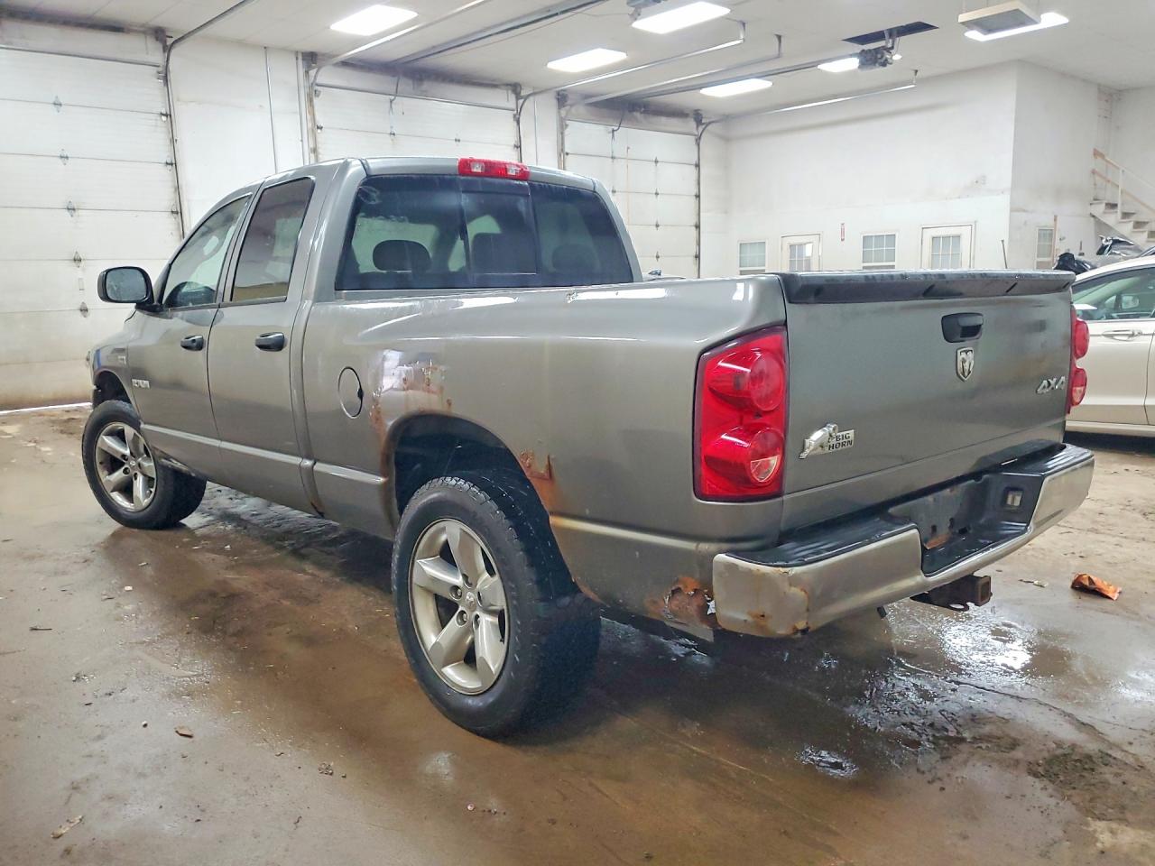2008 Dodge Ram 1500 St Silver vin: 1D7HU182X8S581029