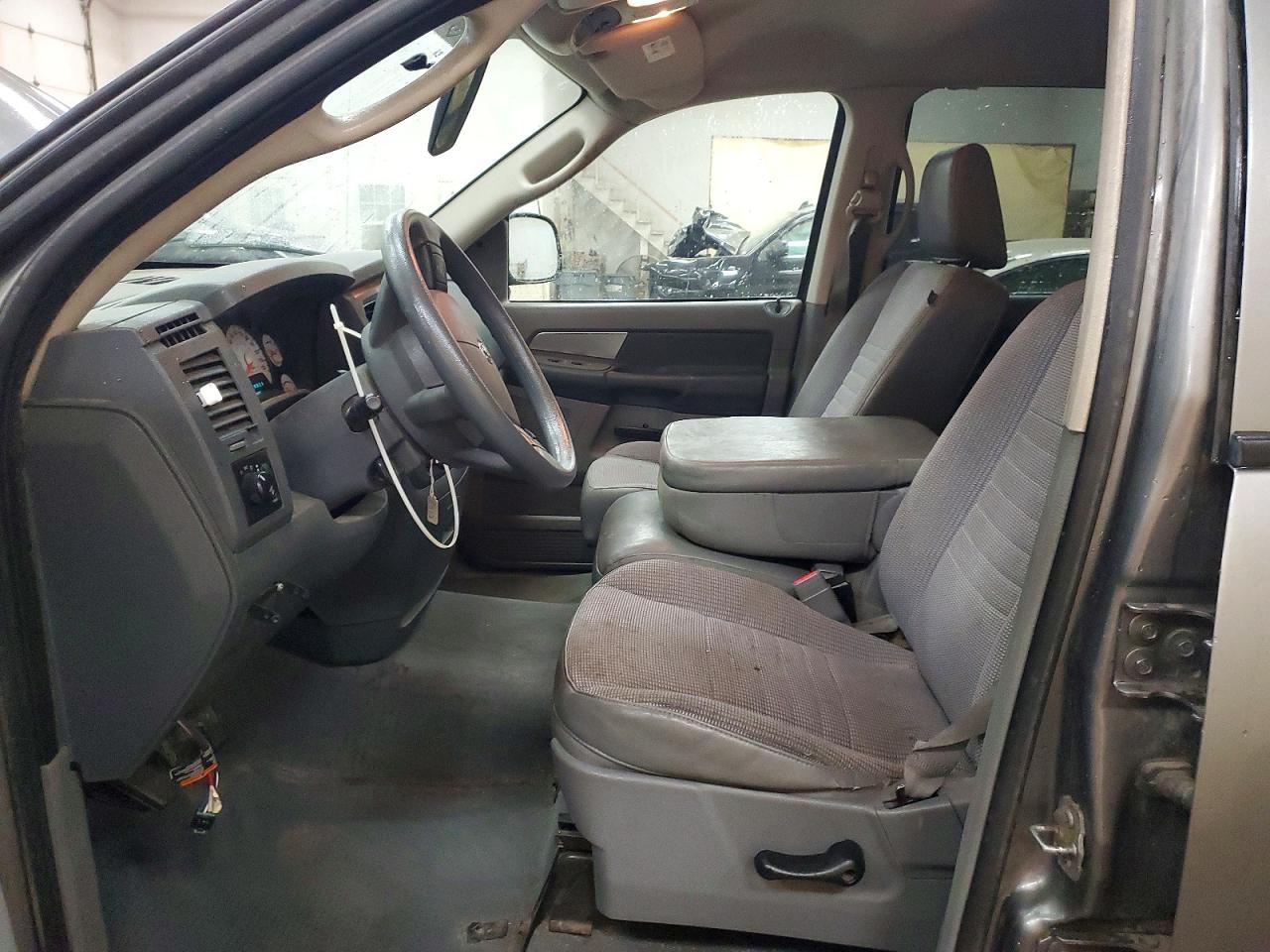 2008 Dodge Ram 1500 St Silver vin: 1D7HU182X8S581029
